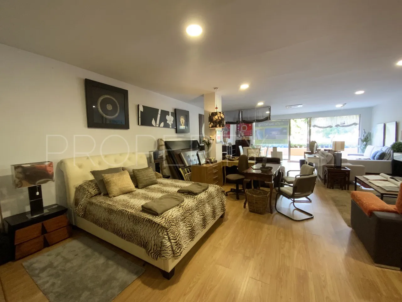 Estepona, local comercial en venta