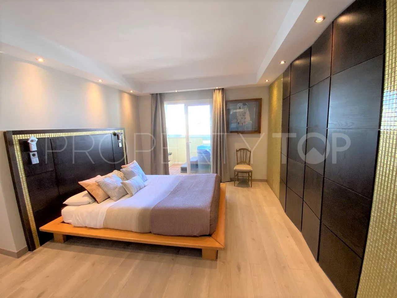 Piso en venta en Marbella Centro de 3 dormitorios