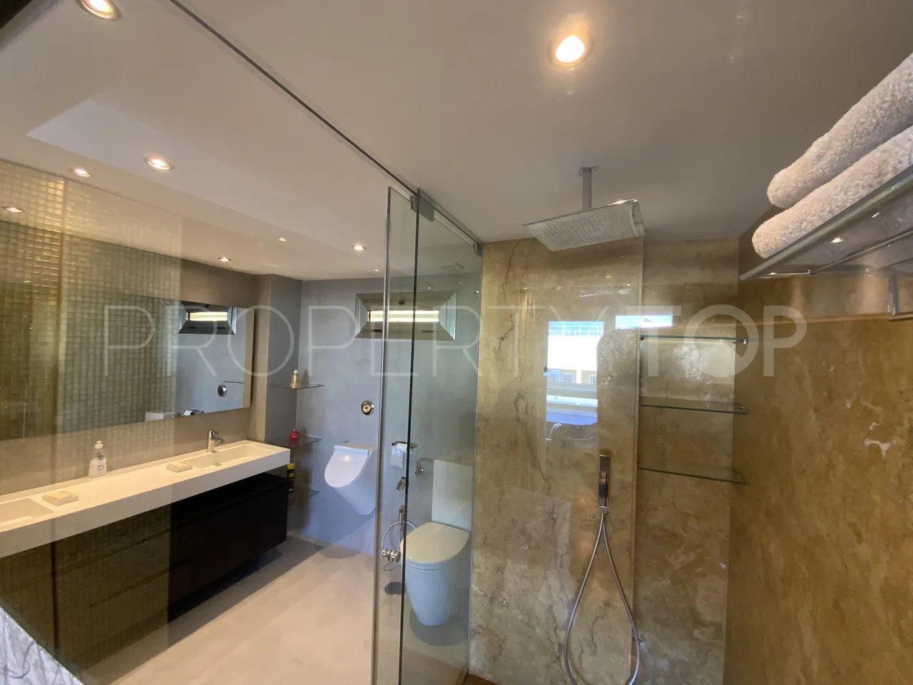 Piso en venta en Marbella Centro de 3 dormitorios