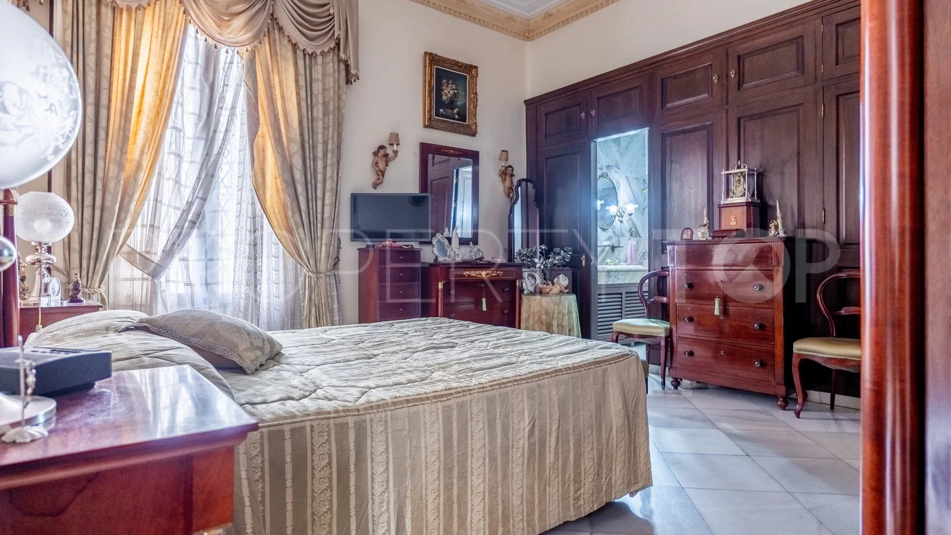Se vende palacio en Jerez de la Frontera con 4 dormitorios