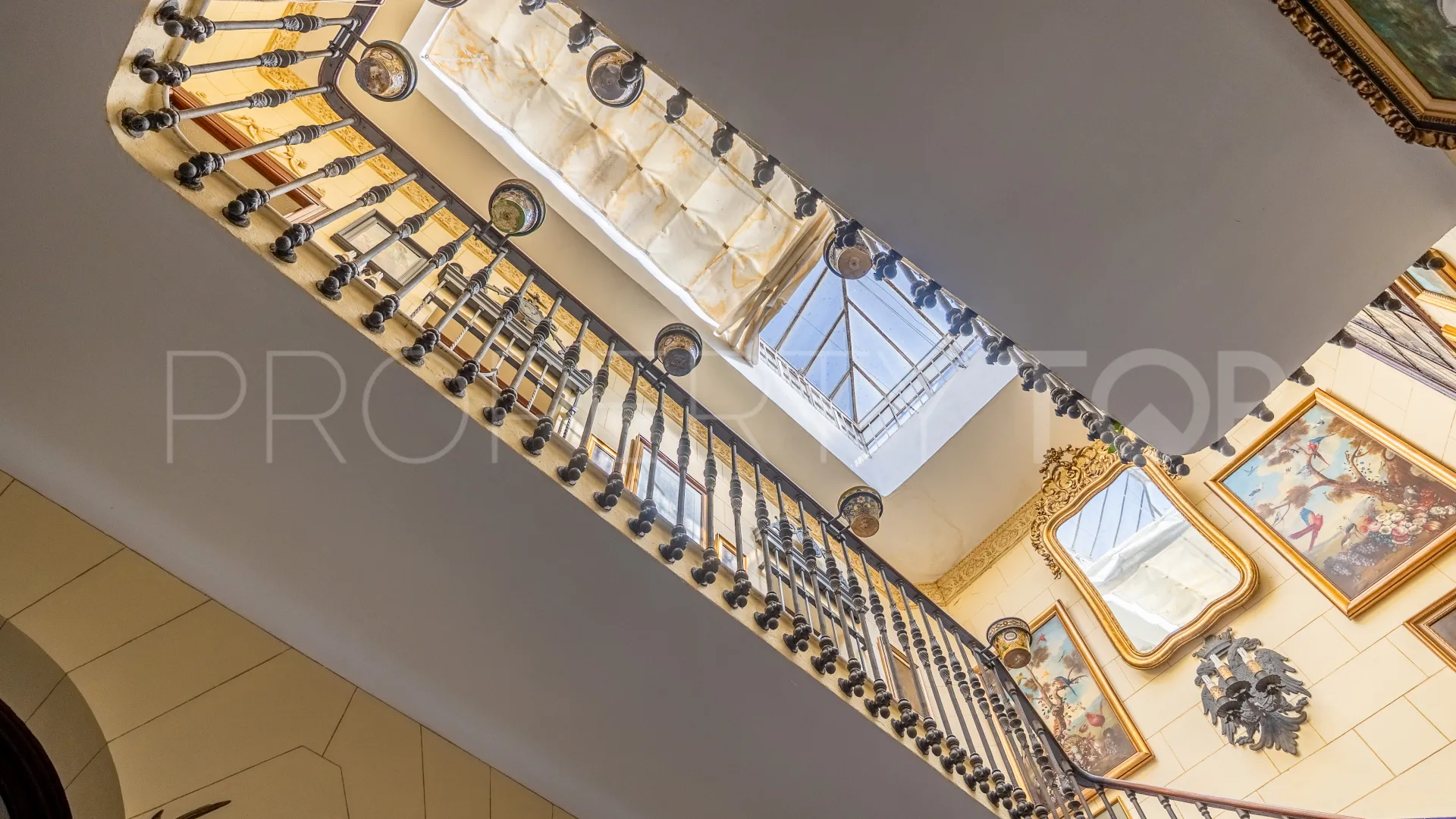 Se vende palacio en Jerez de la Frontera con 4 dormitorios