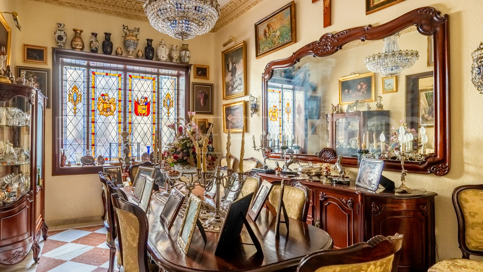 Se vende palacio en Jerez de la Frontera con 4 dormitorios