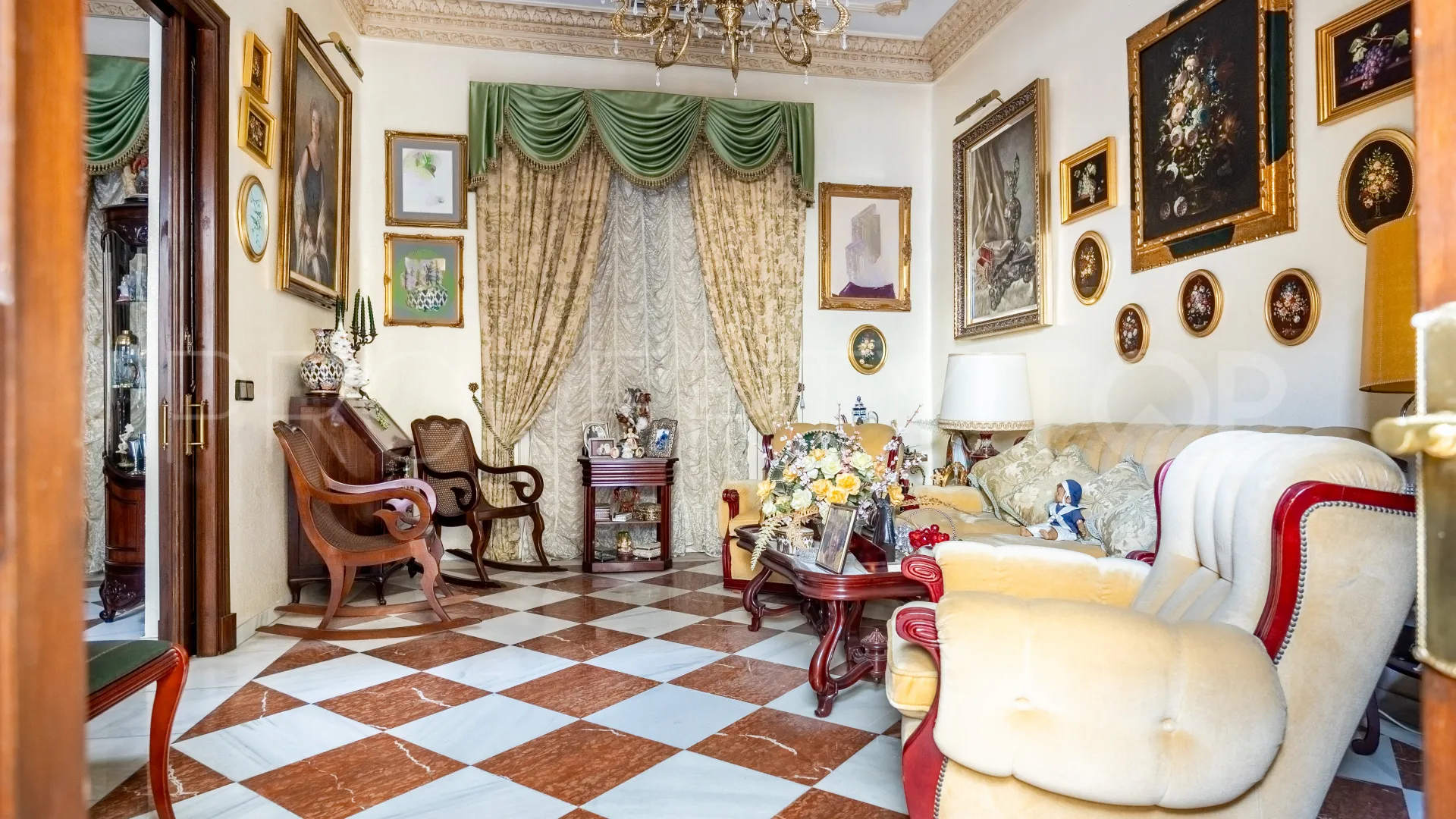 Se vende palacio en Jerez de la Frontera con 4 dormitorios
