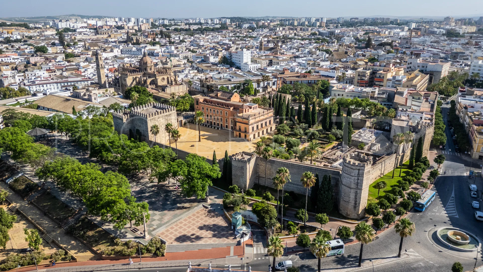 Se vende palacio en Jerez de la Frontera con 4 dormitorios