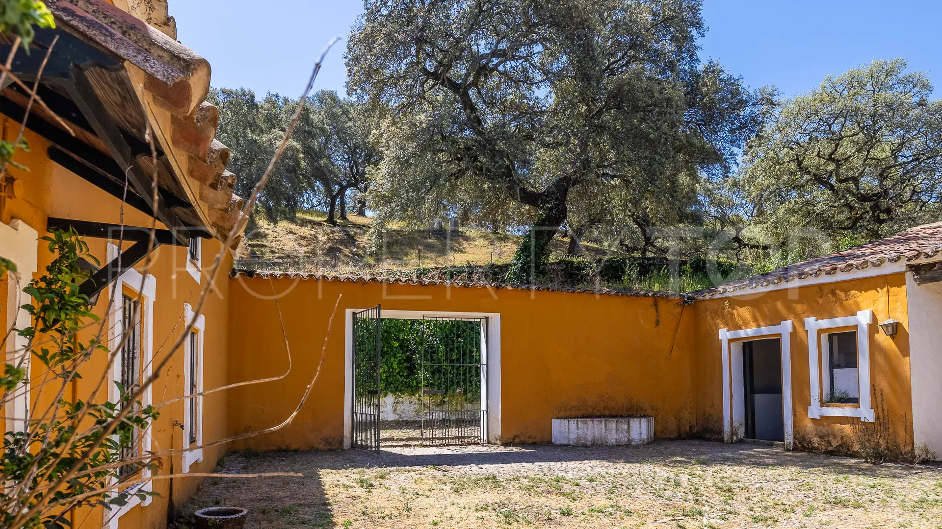 Aracena 8 bedrooms cortijo for sale