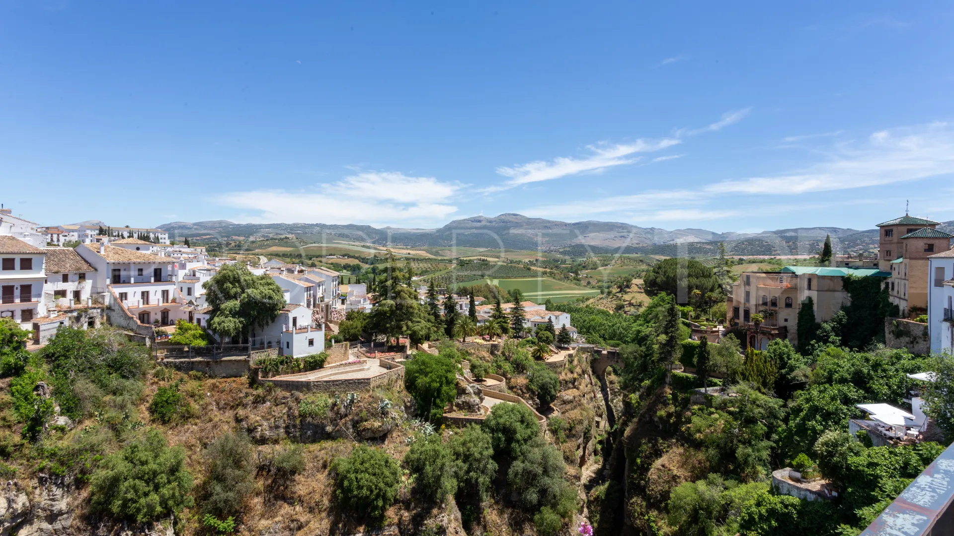 Ronda Centro, apartamento con 3 dormitorios en venta