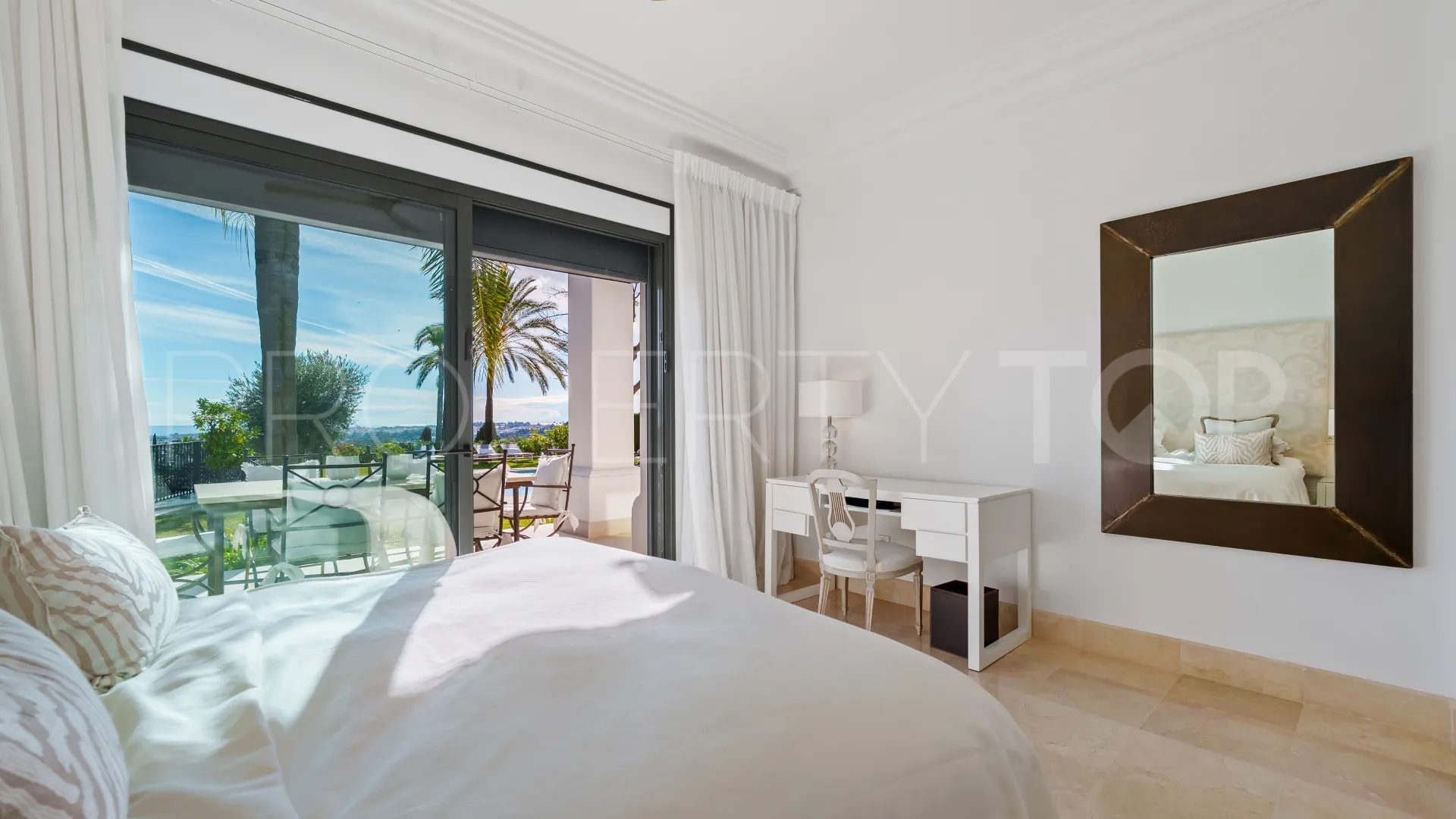 For sale Nueva Andalucia 4 bedrooms villa
