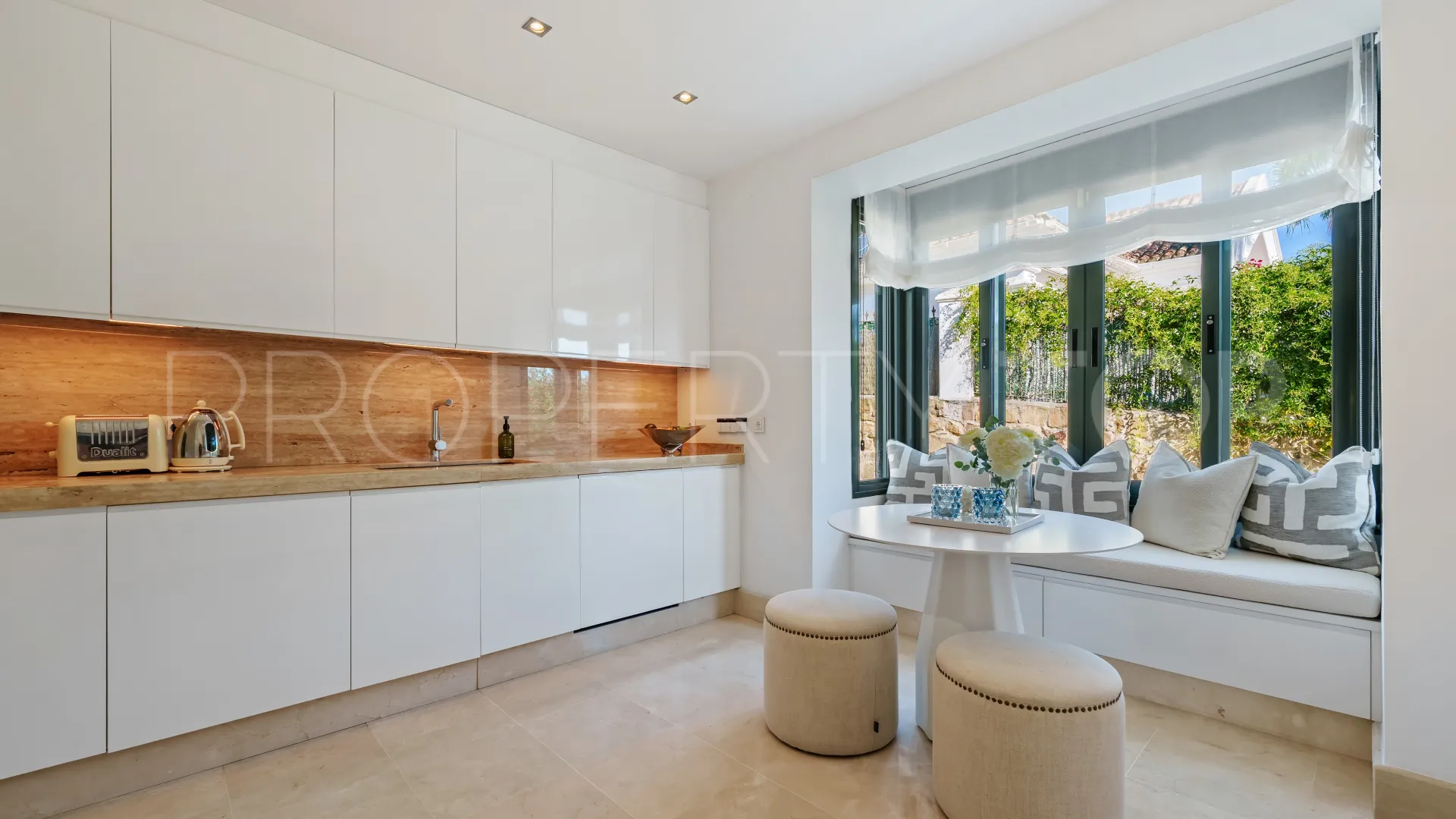 For sale Nueva Andalucia 4 bedrooms villa