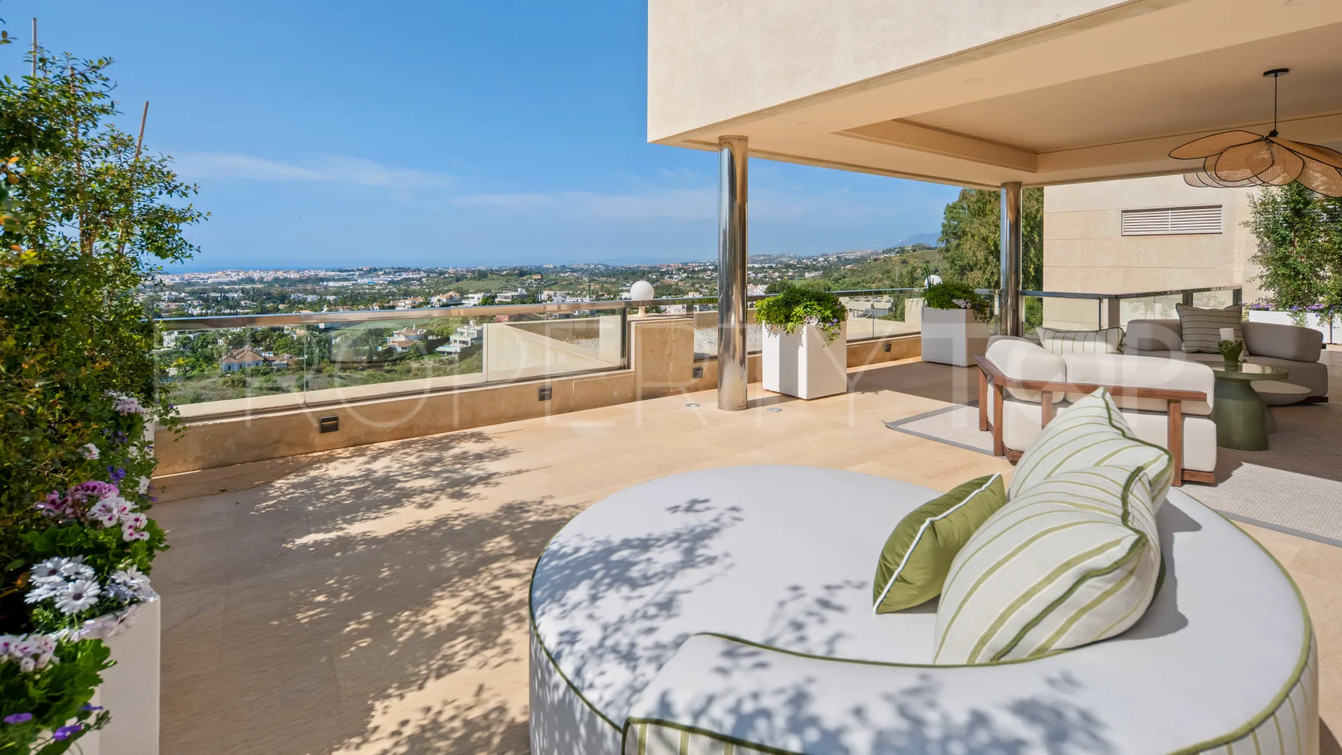 Duplex penthouse for sale in Los Arrayanes