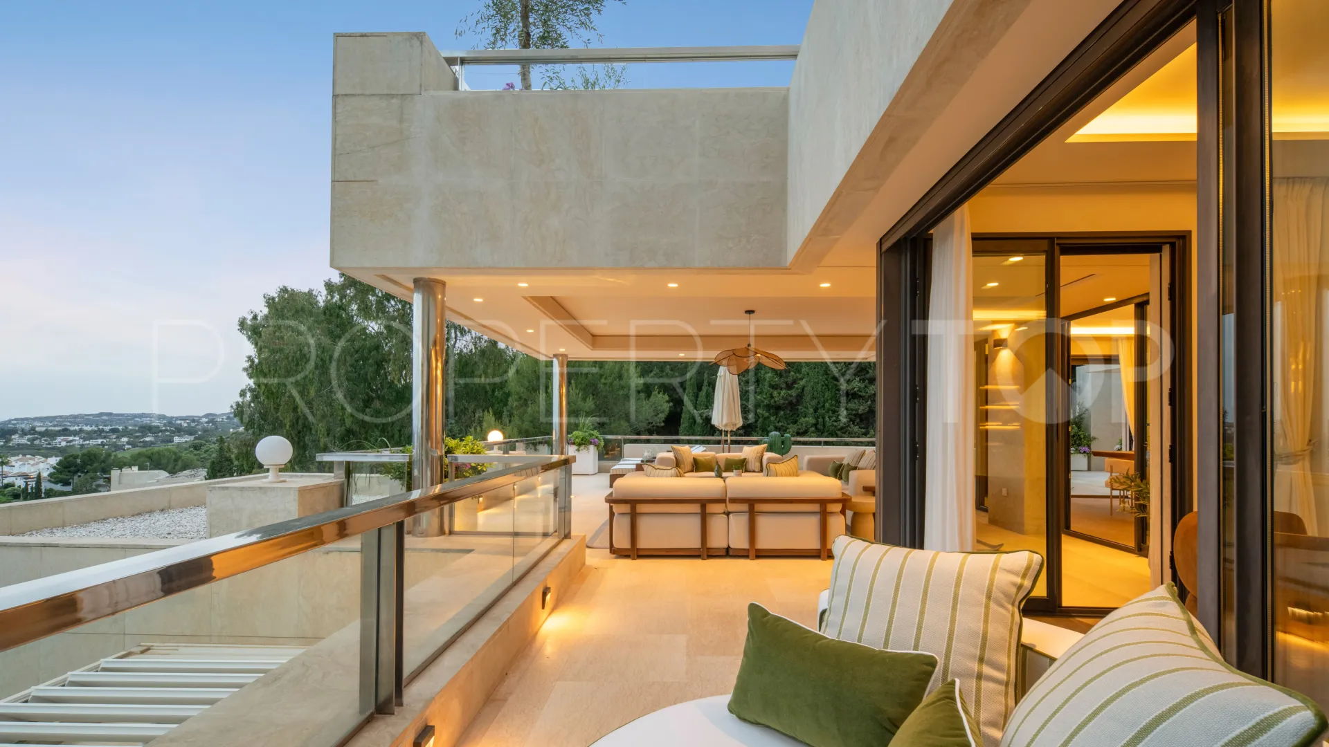 Duplex penthouse for sale in Los Arrayanes