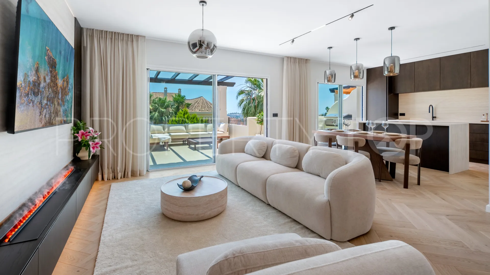 Atico duplex a la venta en Aloha Hill Club con 3 dormitorios