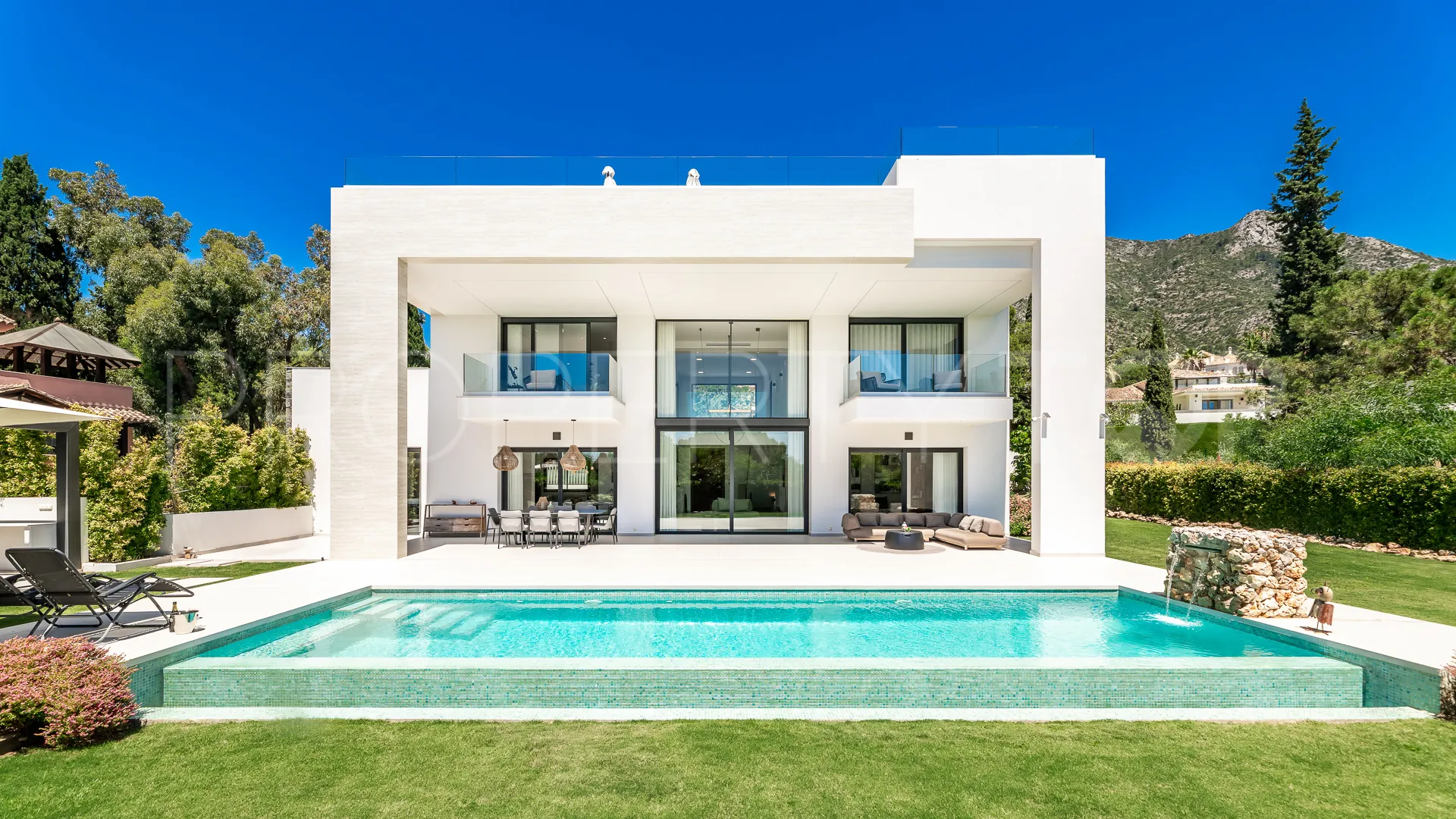 Cascada de Camojan villa for sale