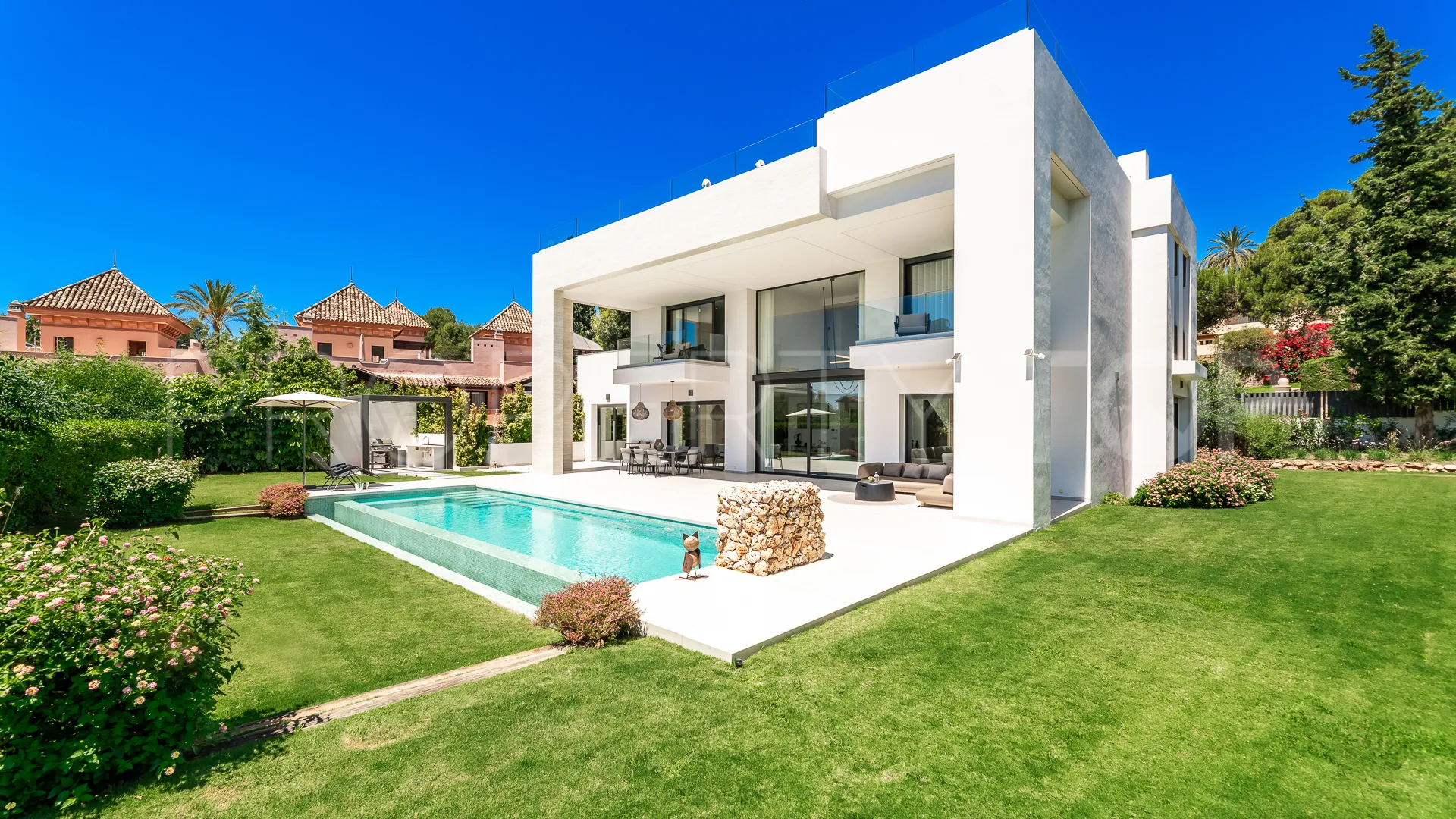 Cascada de Camojan villa for sale