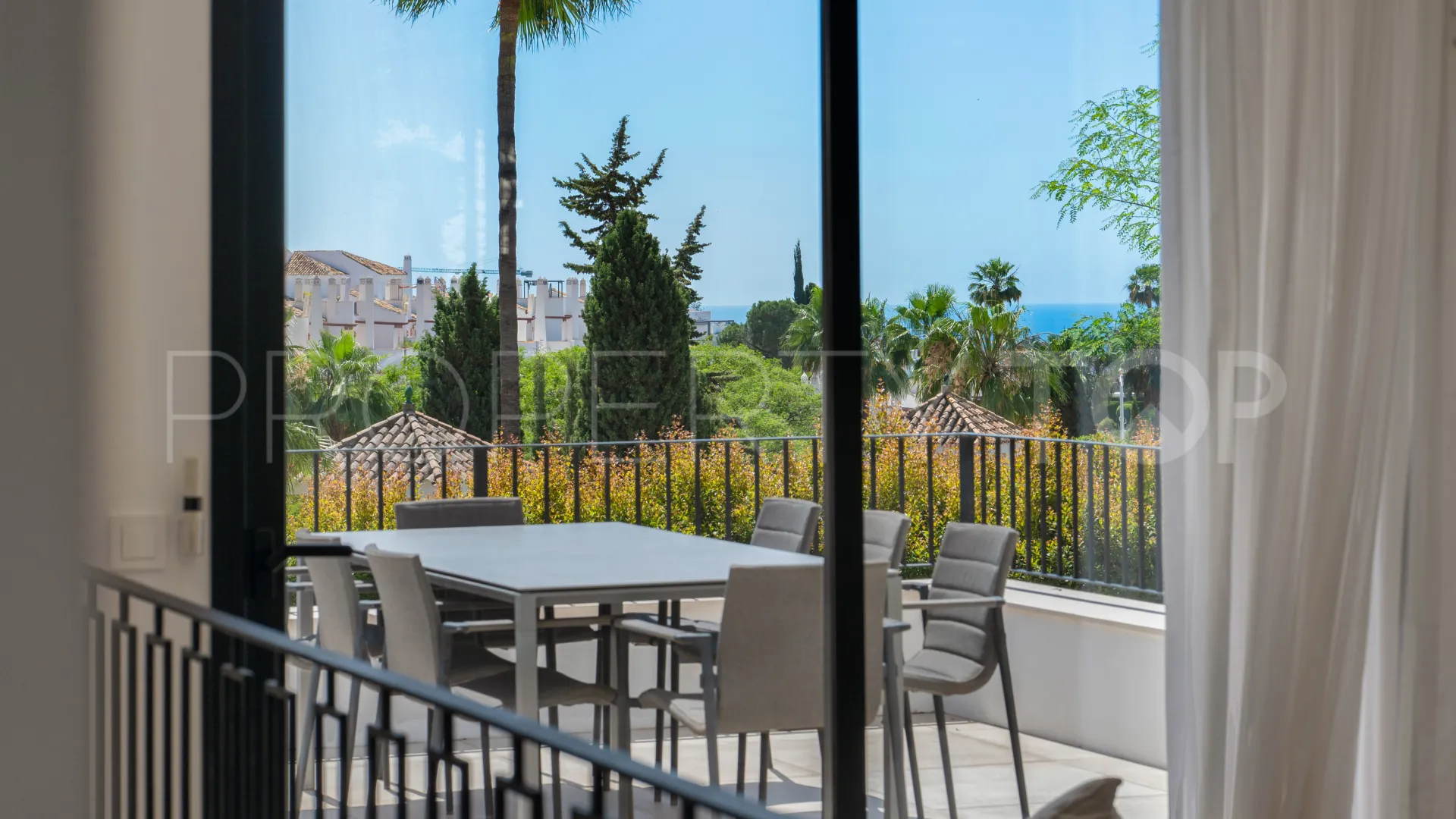 For sale villa in Los Naranjos Hill Club