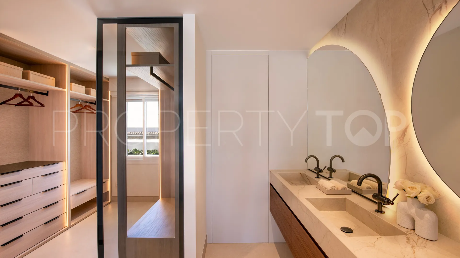 For sale 3 bedrooms penthouse in Dominion Beach