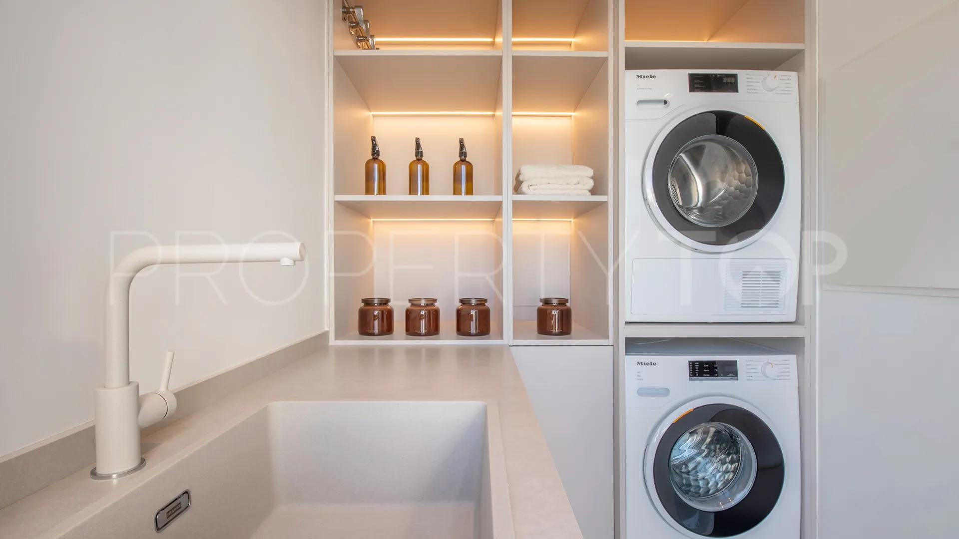 For sale 3 bedrooms penthouse in Dominion Beach