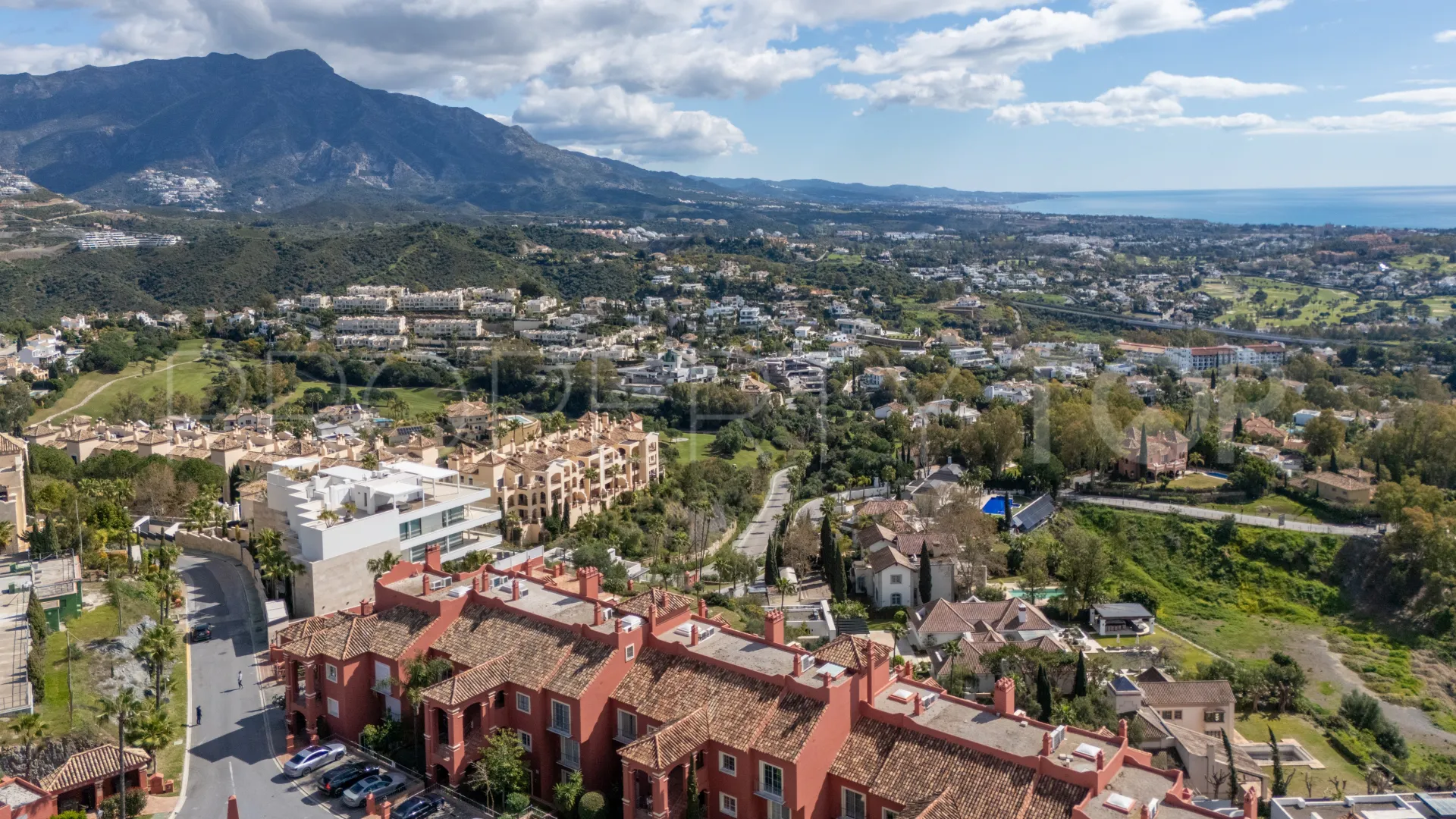 2 bedrooms penthouse for sale in Monte Halcones