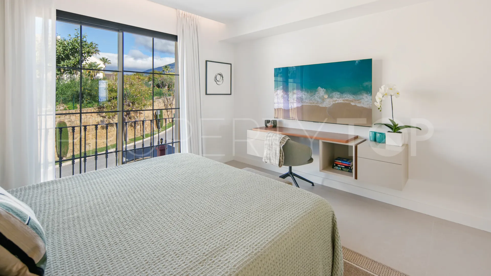 2 bedrooms penthouse for sale in Monte Halcones