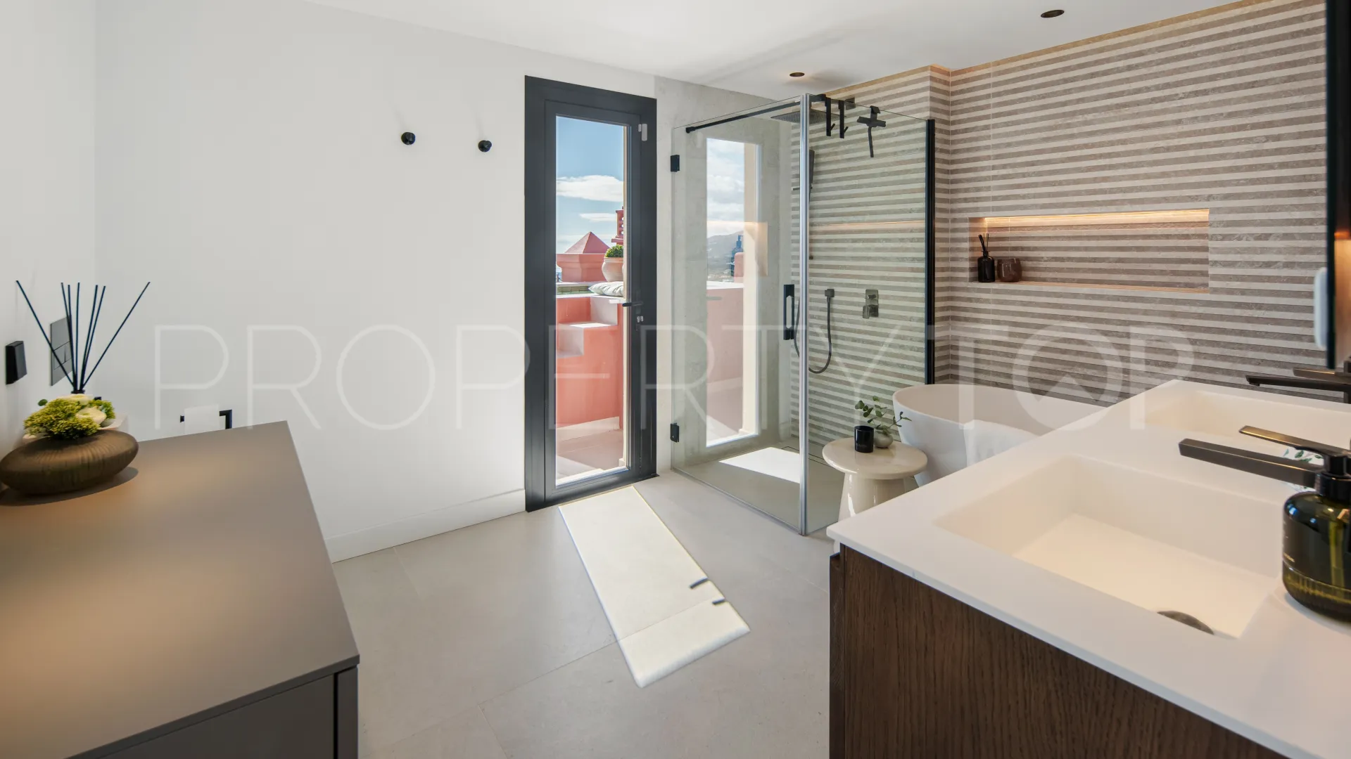 2 bedrooms penthouse for sale in Monte Halcones