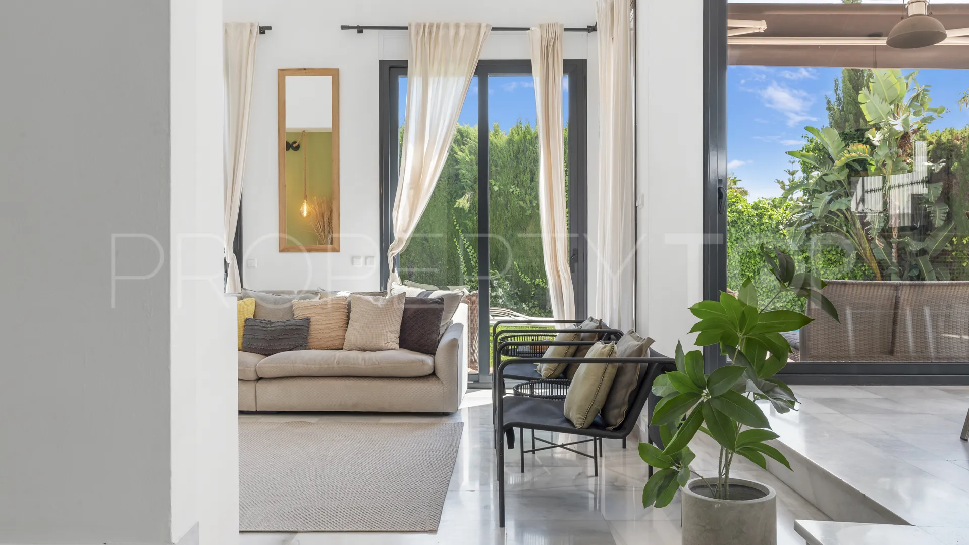 Se vende villa en Nueva Andalucia