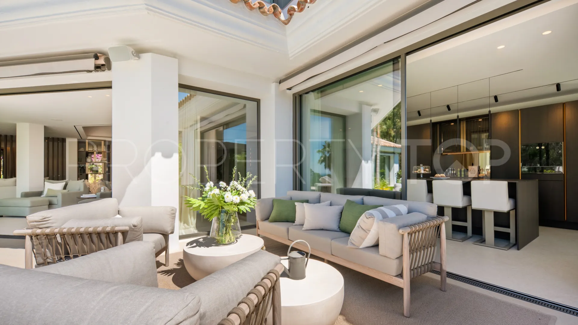 El Herrojo 6 bedrooms villa for sale