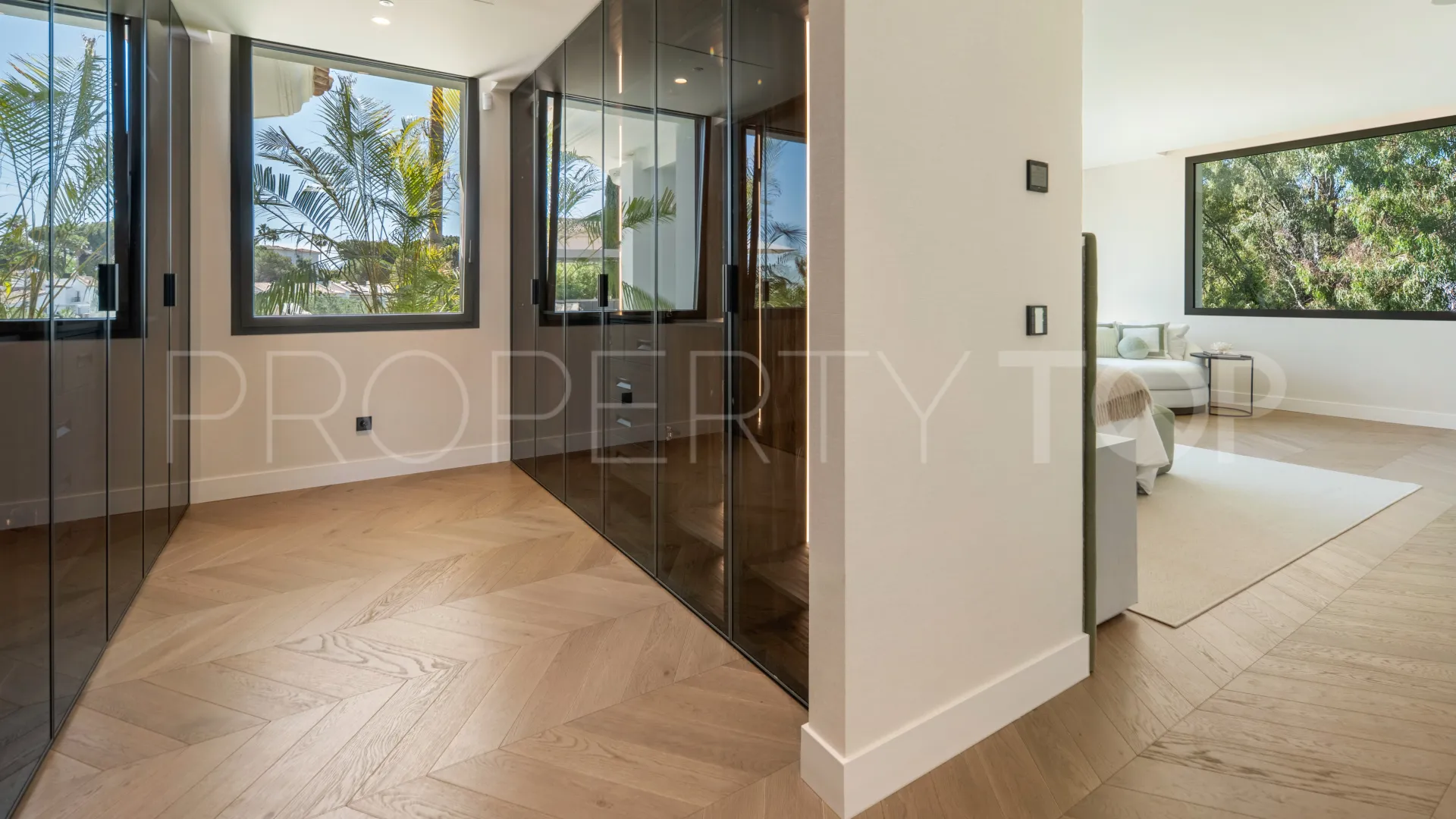 El Herrojo 6 bedrooms villa for sale