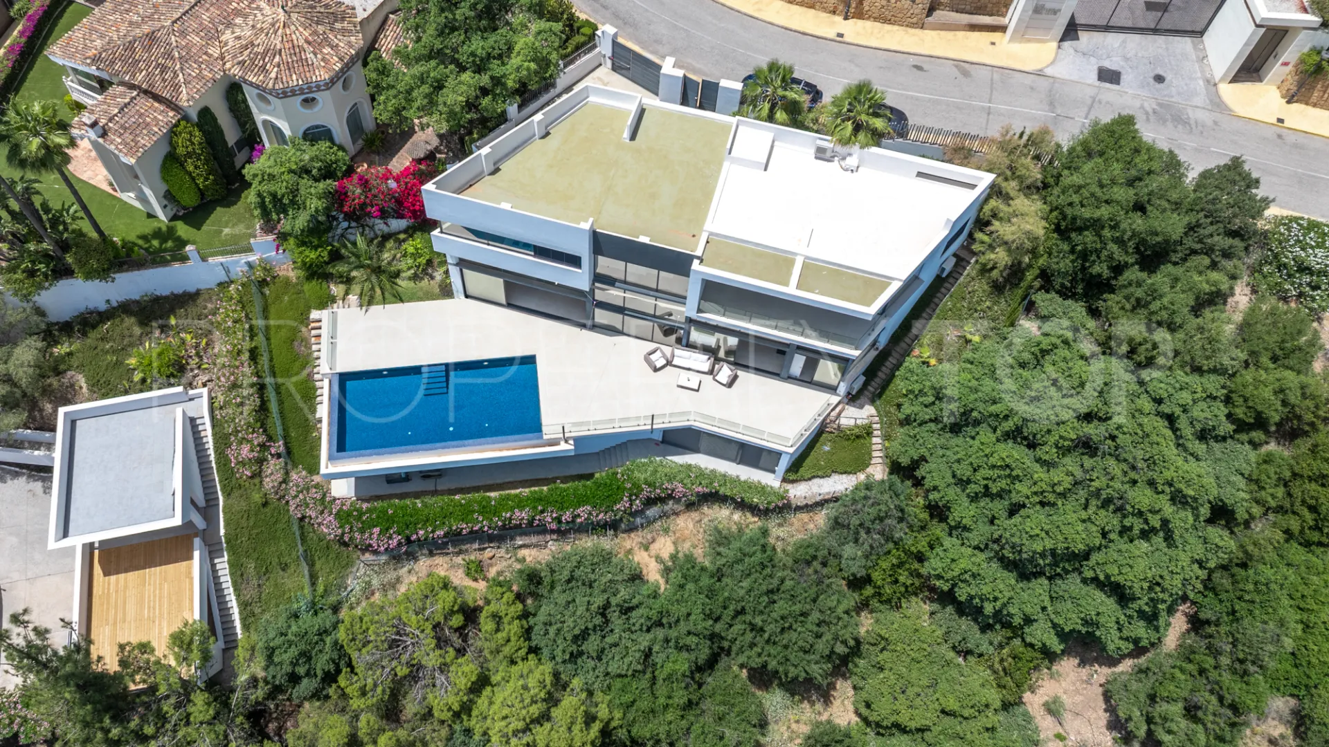 Villa for sale in Los Altos de los Monteros with 4 bedrooms