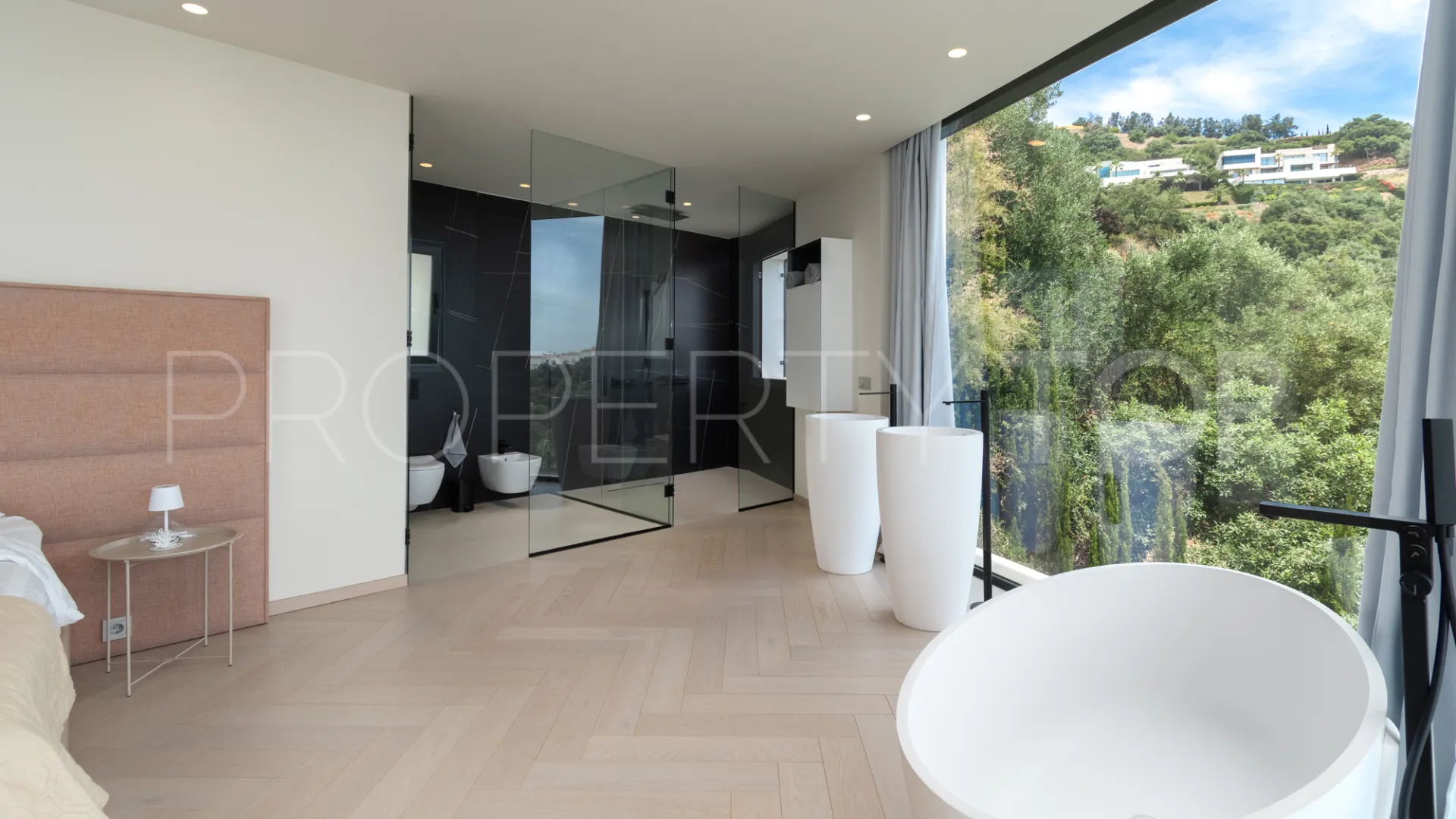 Villa for sale in Los Altos de los Monteros with 4 bedrooms