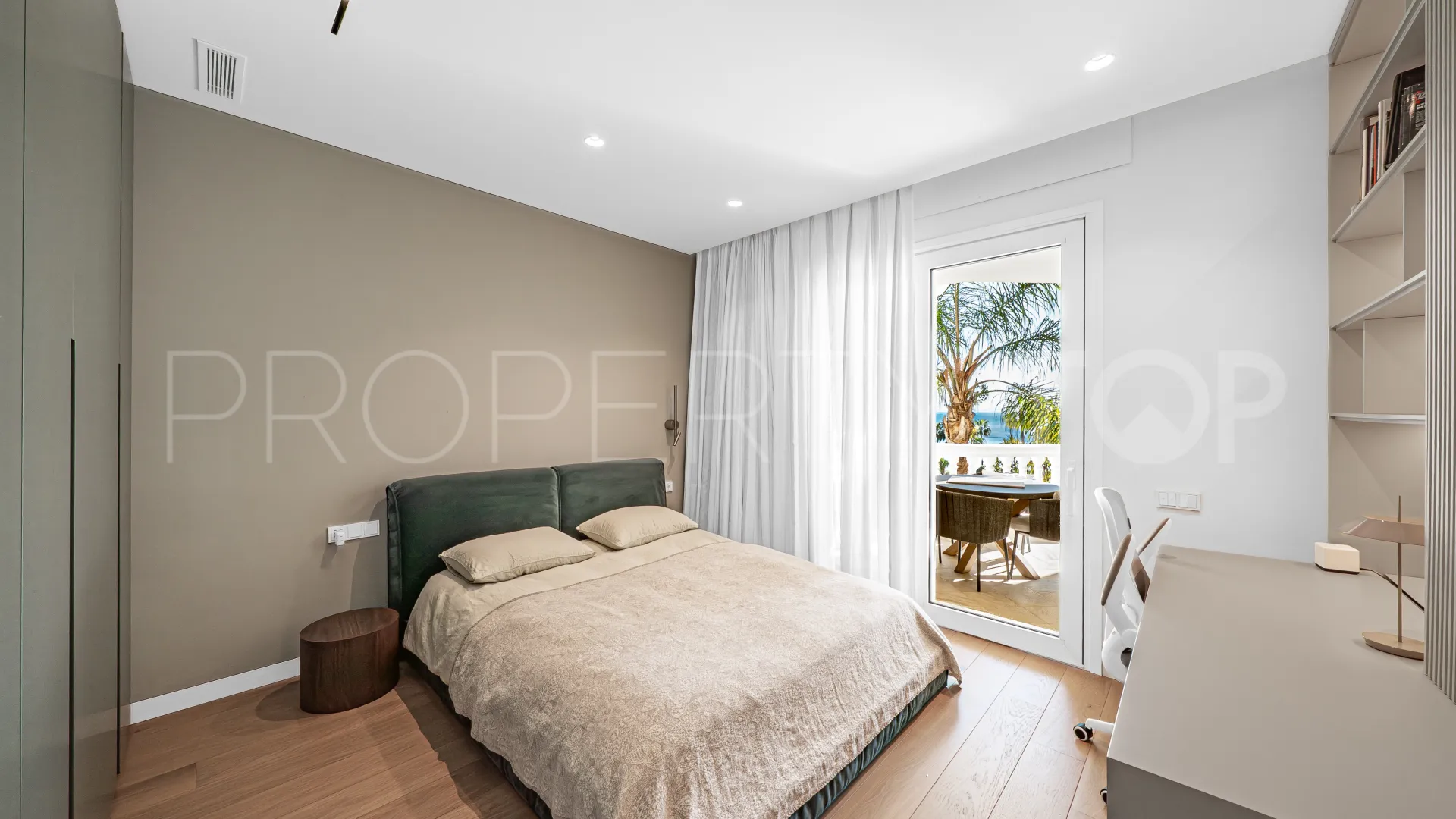 Apartment for sale in Las Dunas Park with 3 bedrooms