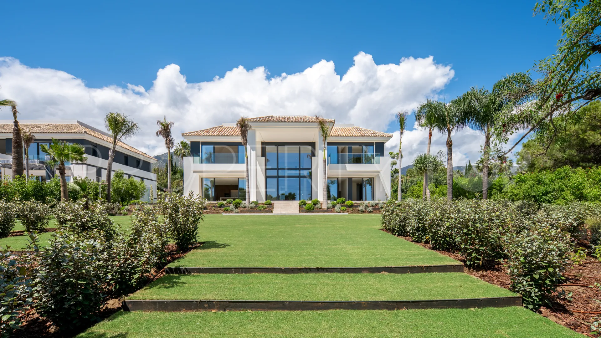 For sale villa in Rocio de Nagüeles with 6 bedrooms