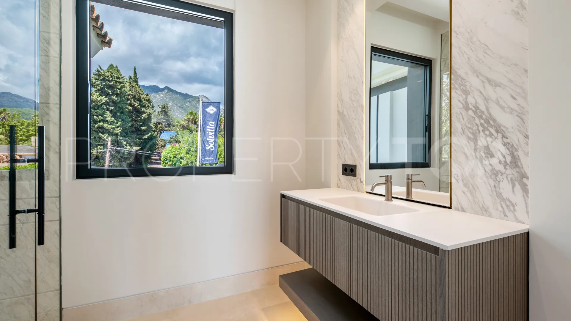 For sale villa in Rocio de Nagüeles with 6 bedrooms