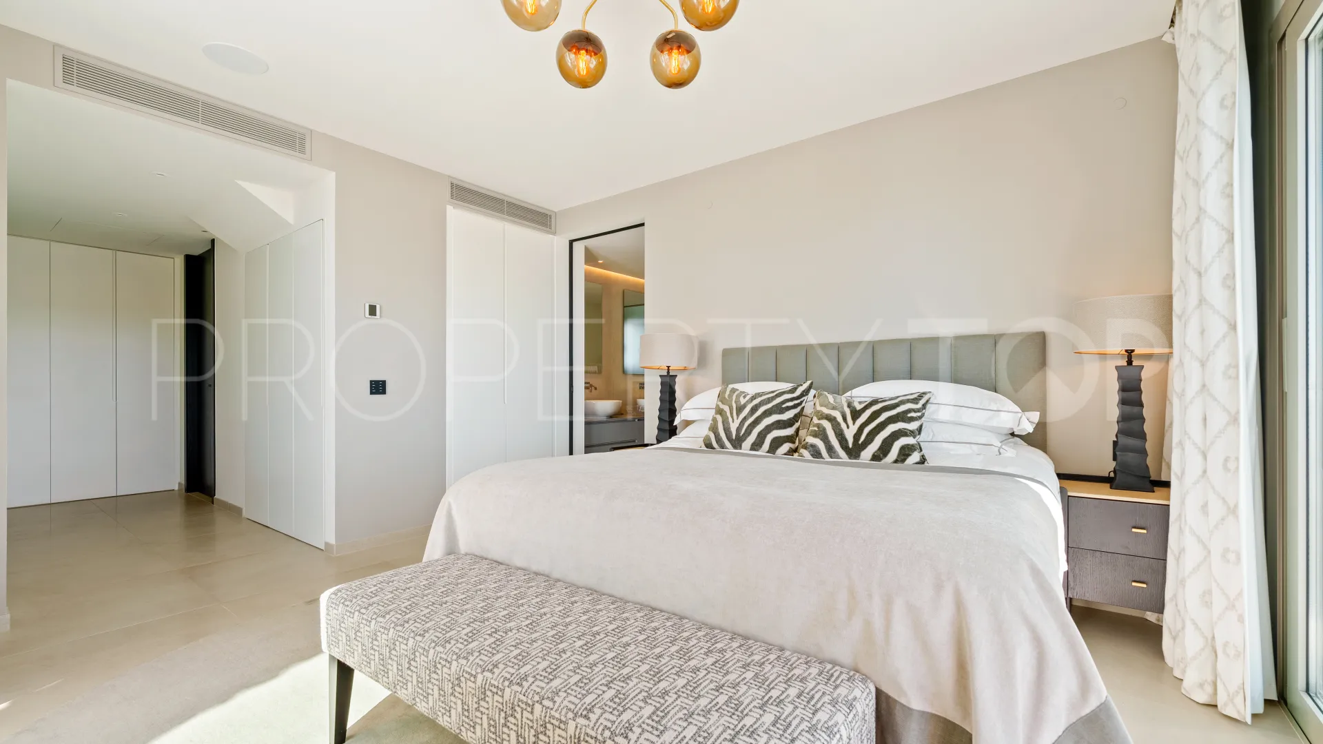 Comprar atico duplex con 3 dormitorios en 9 Lions Residences