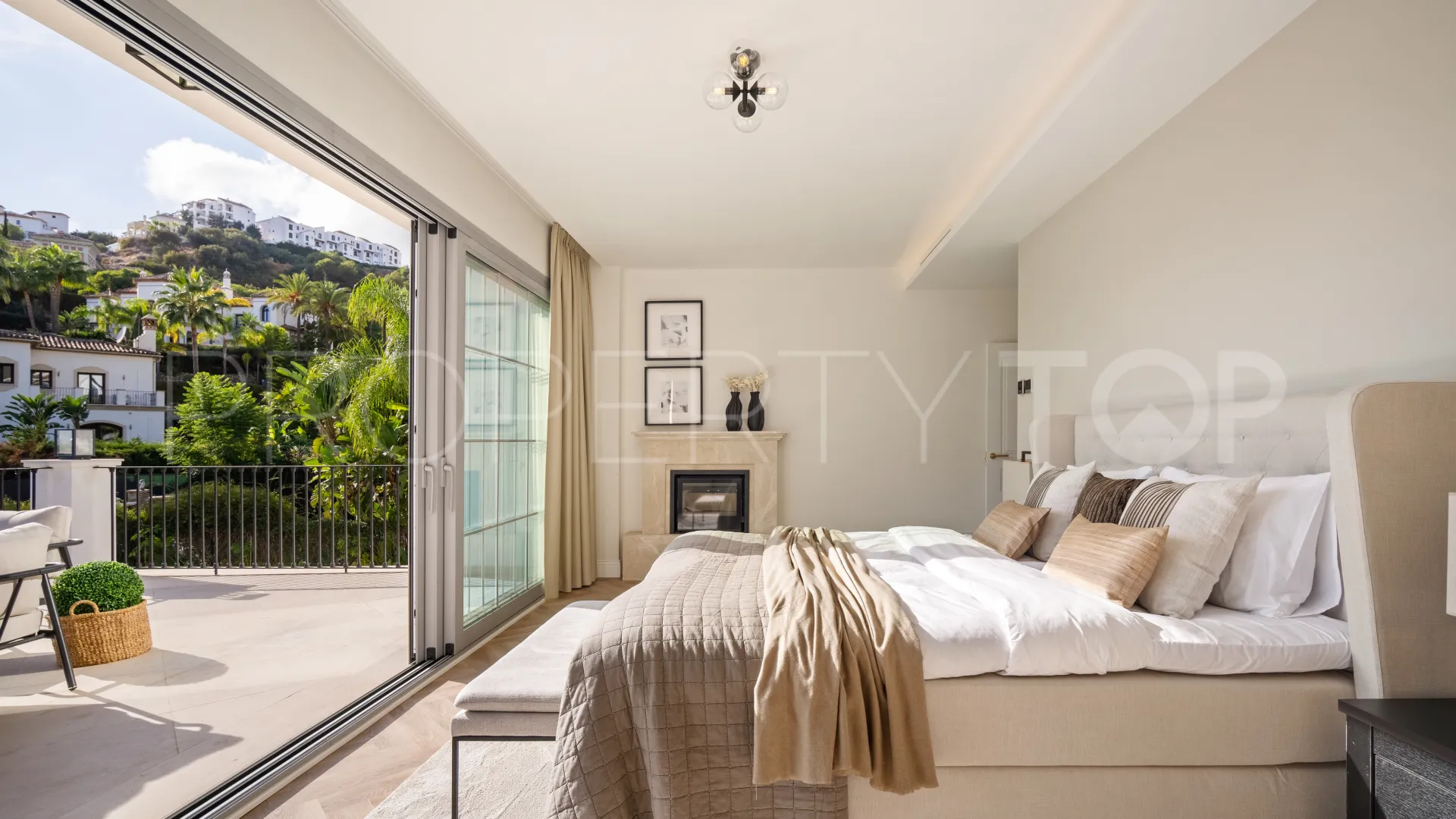 Villa for sale in Los Arqueros with 4 bedrooms