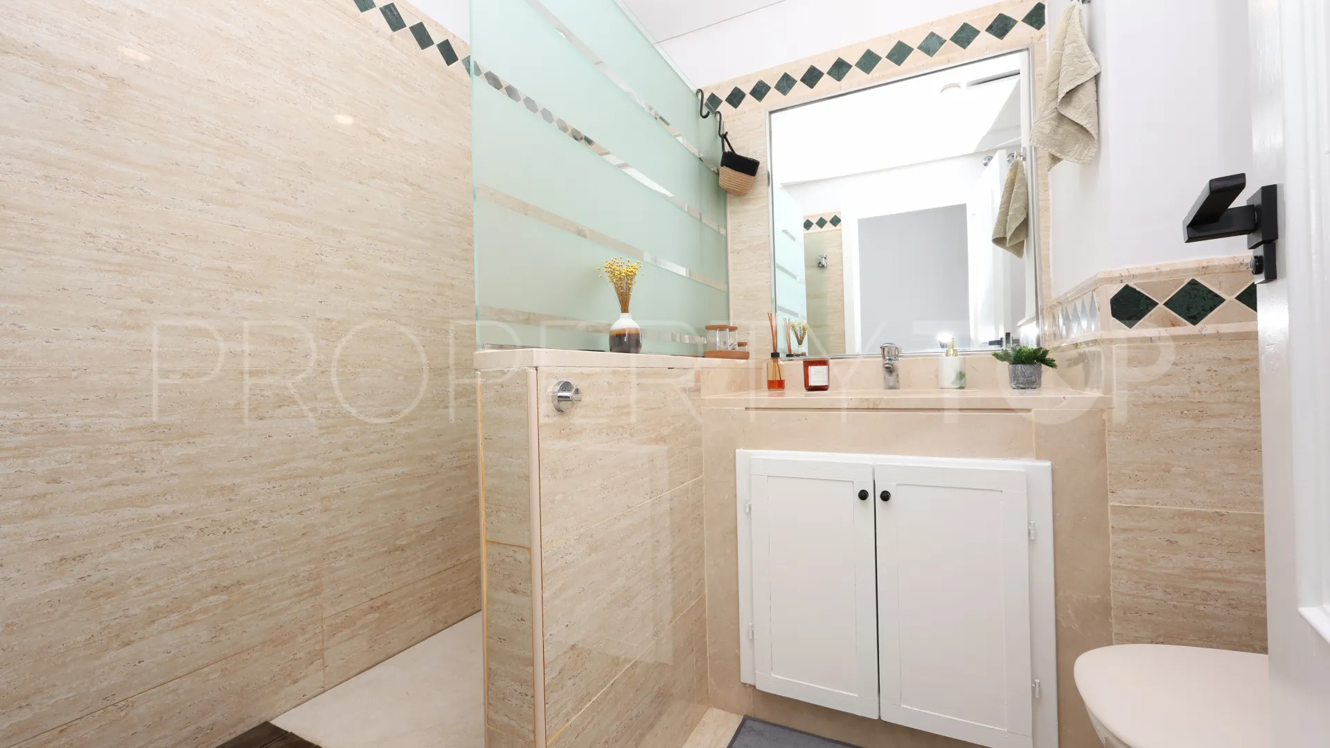 Apartment for sale in La Mairena with 2 bedrooms