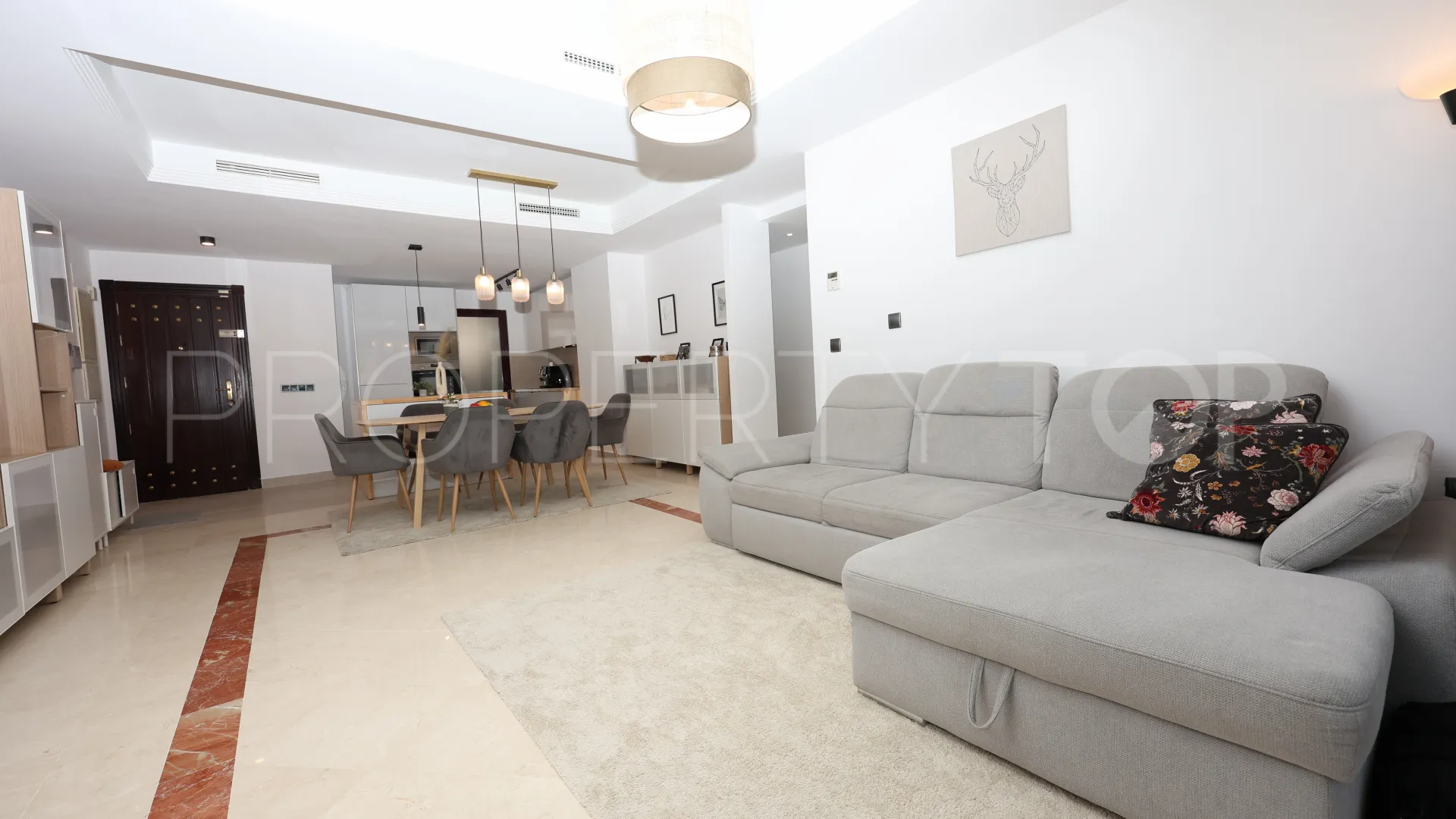 Apartment for sale in La Mairena with 2 bedrooms