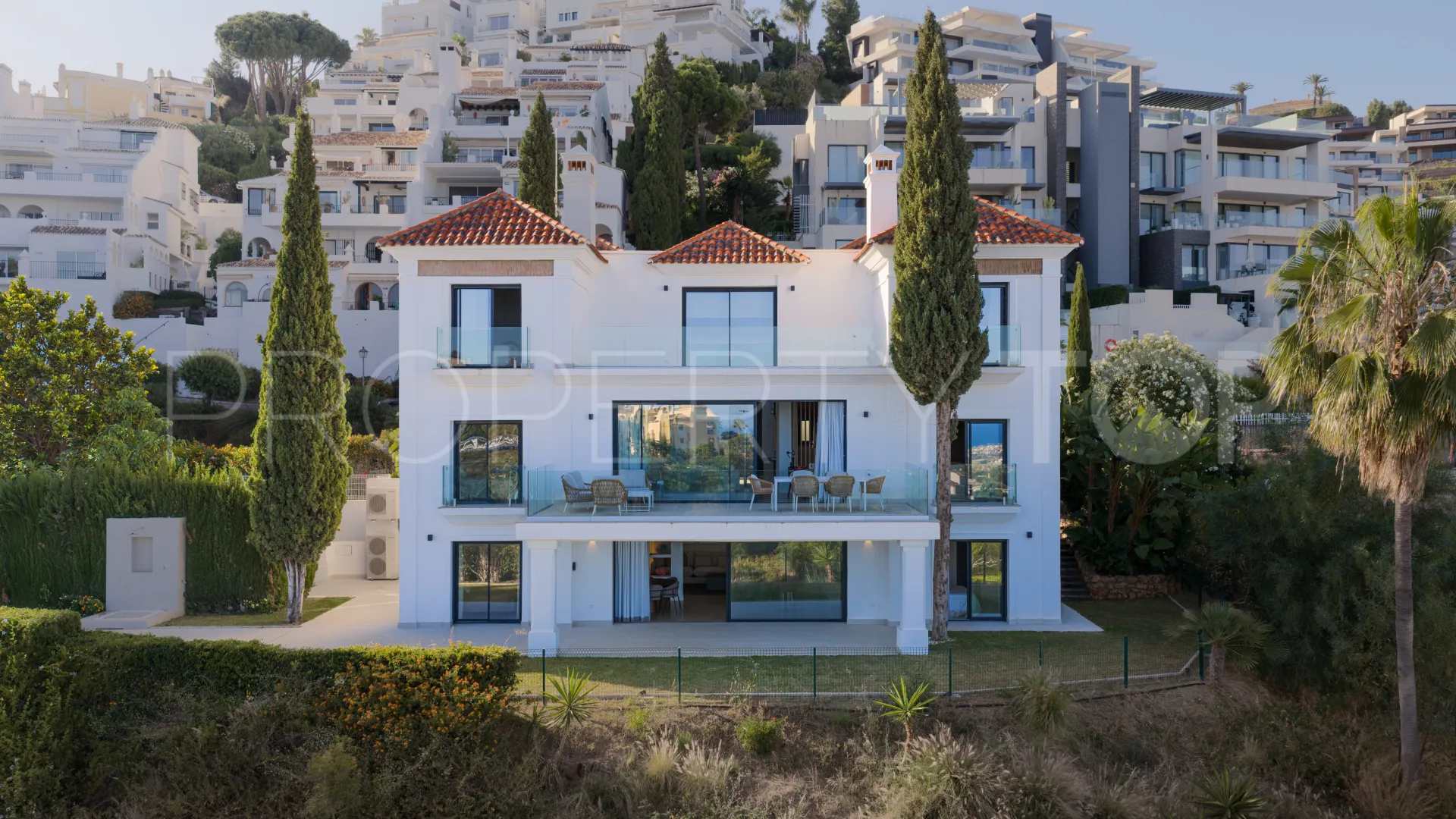 Villa with 5 bedrooms for sale in Benahavis