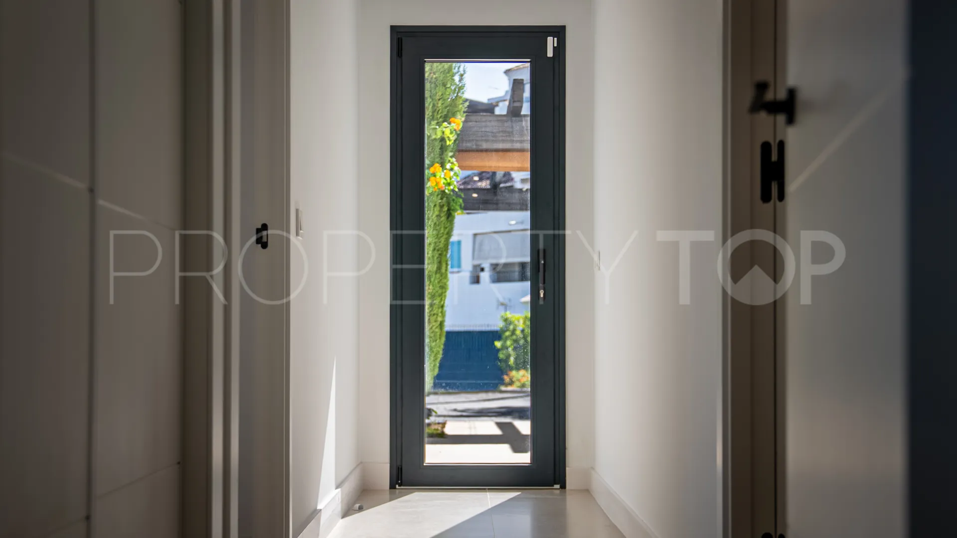 Villa with 5 bedrooms for sale in Benahavis