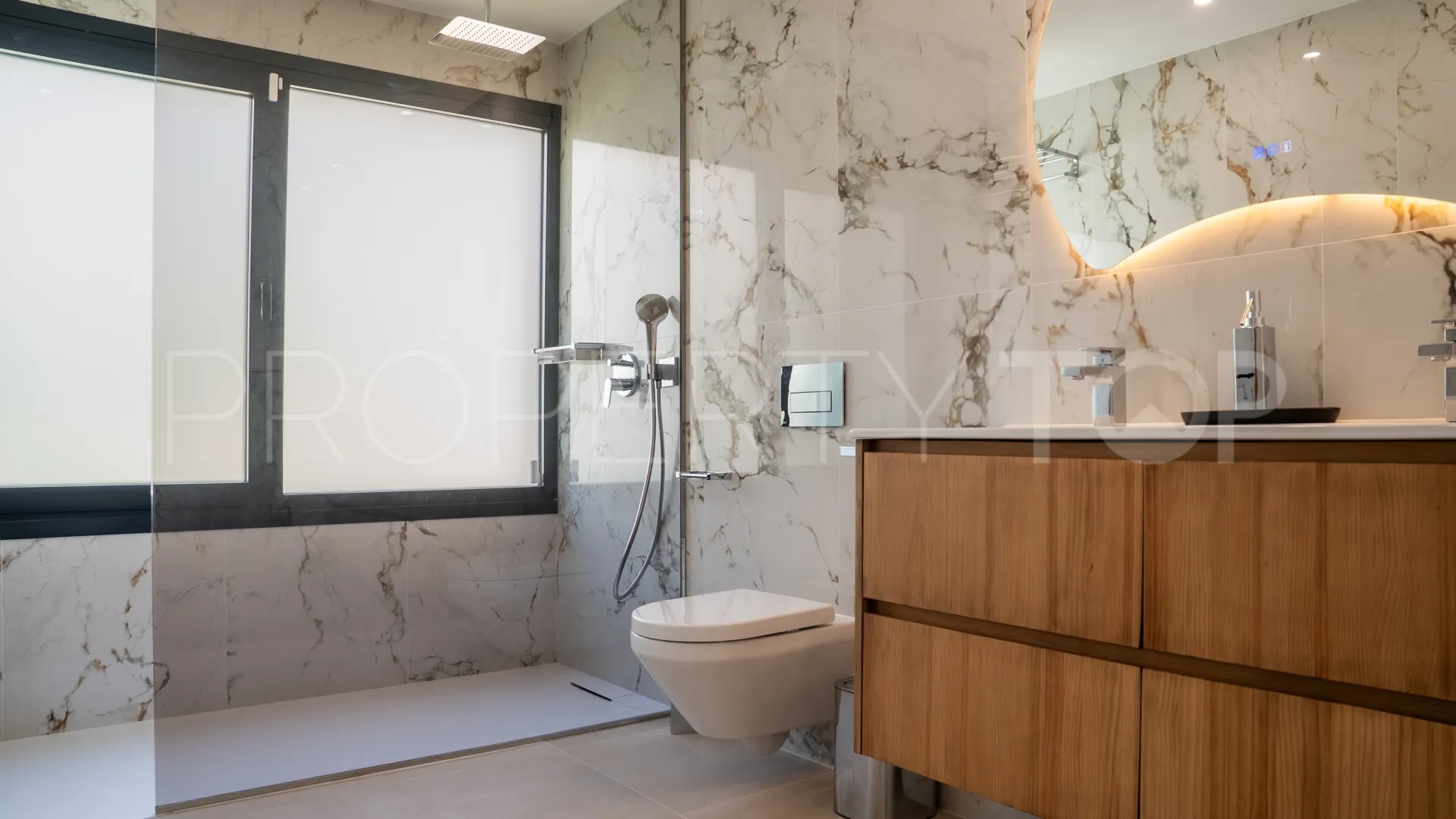 Villa with 5 bedrooms for sale in Benahavis
