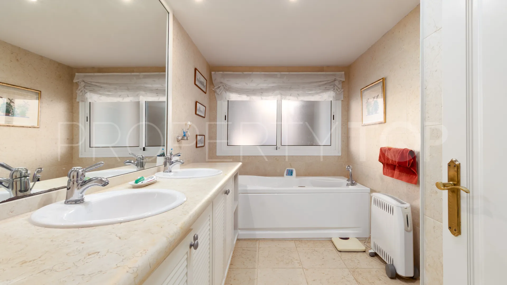 For sale Magna Marbella apartment