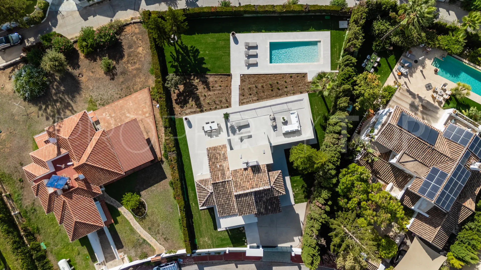 Elviria 5 bedrooms villa for sale