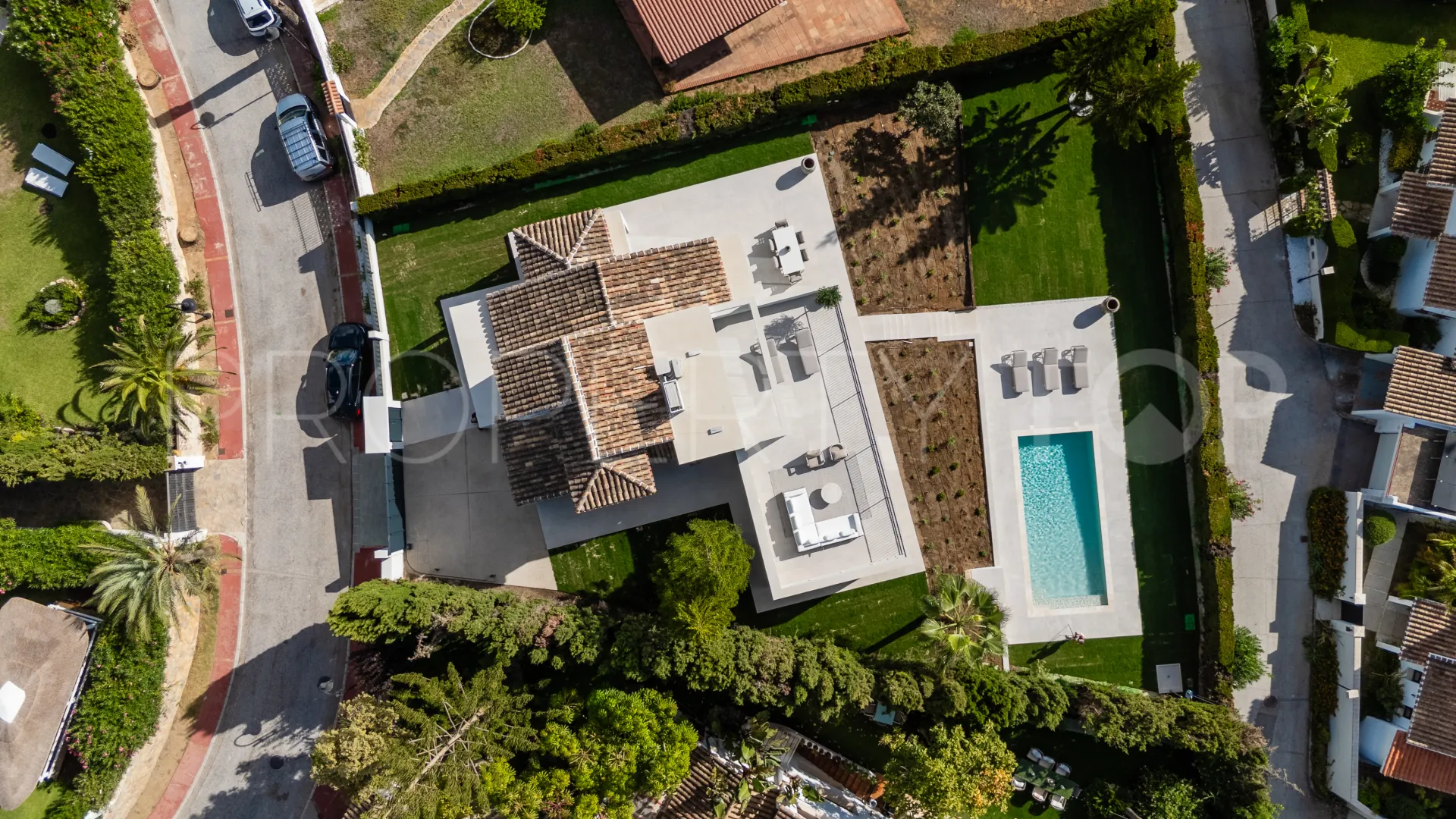 Elviria 5 bedrooms villa for sale