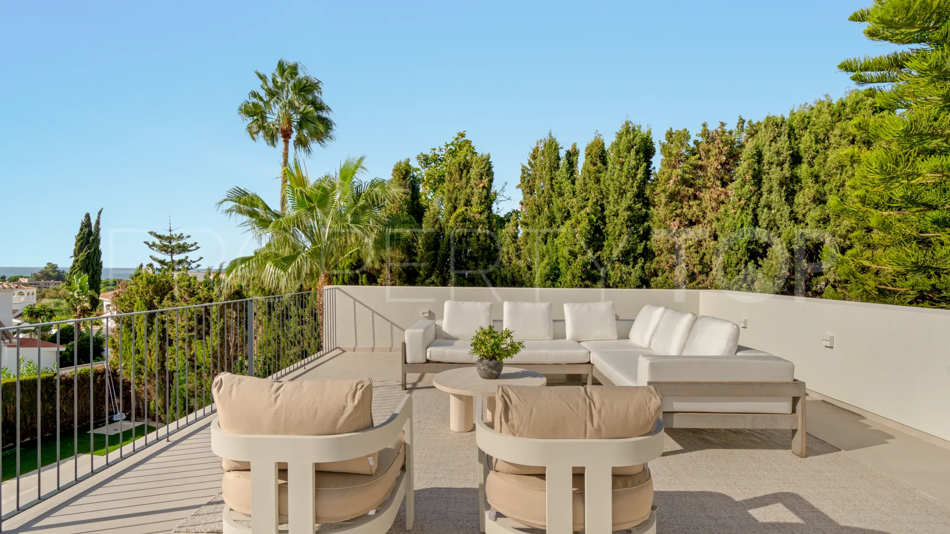 Elviria 5 bedrooms villa for sale