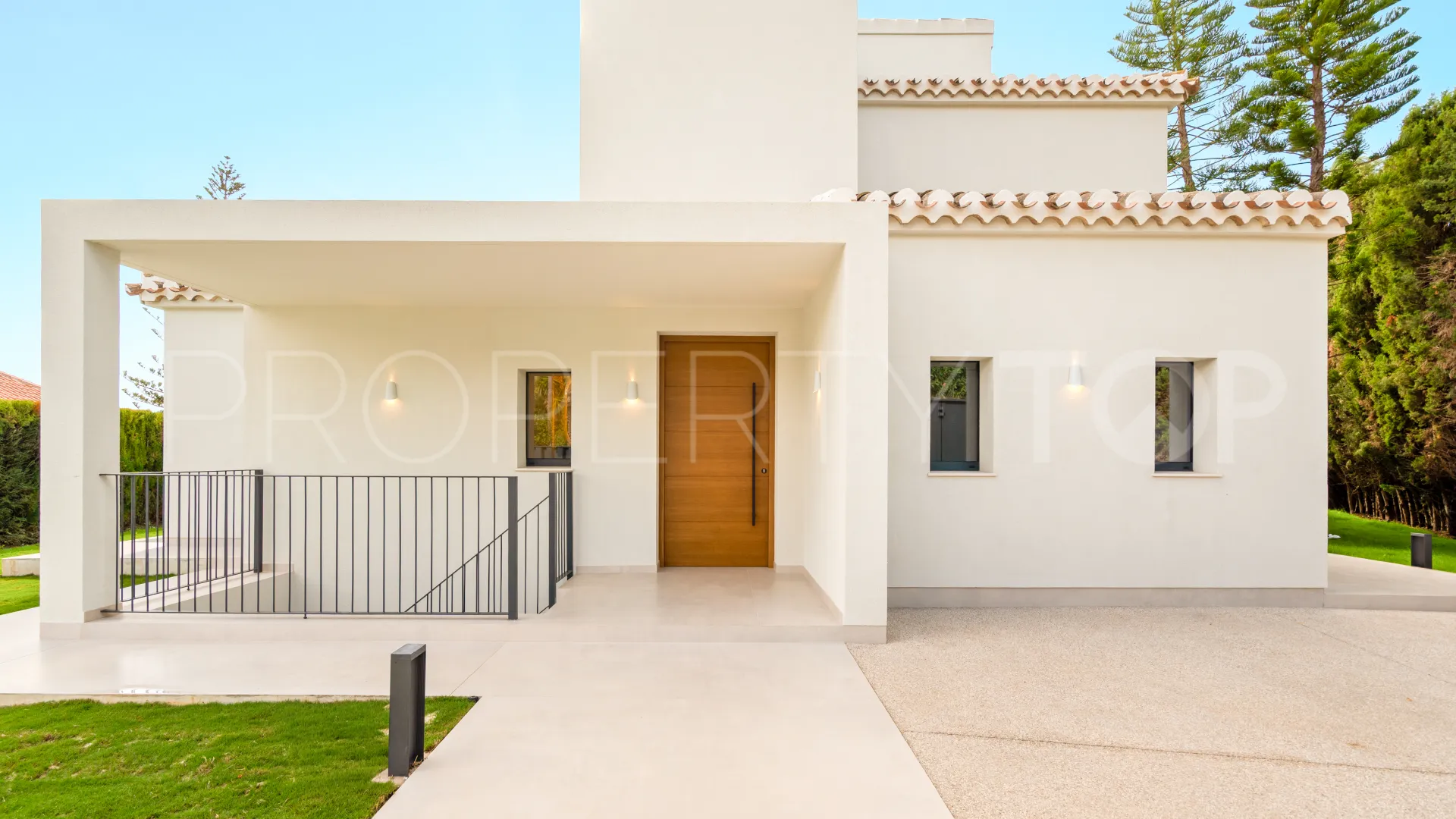 Elviria 5 bedrooms villa for sale