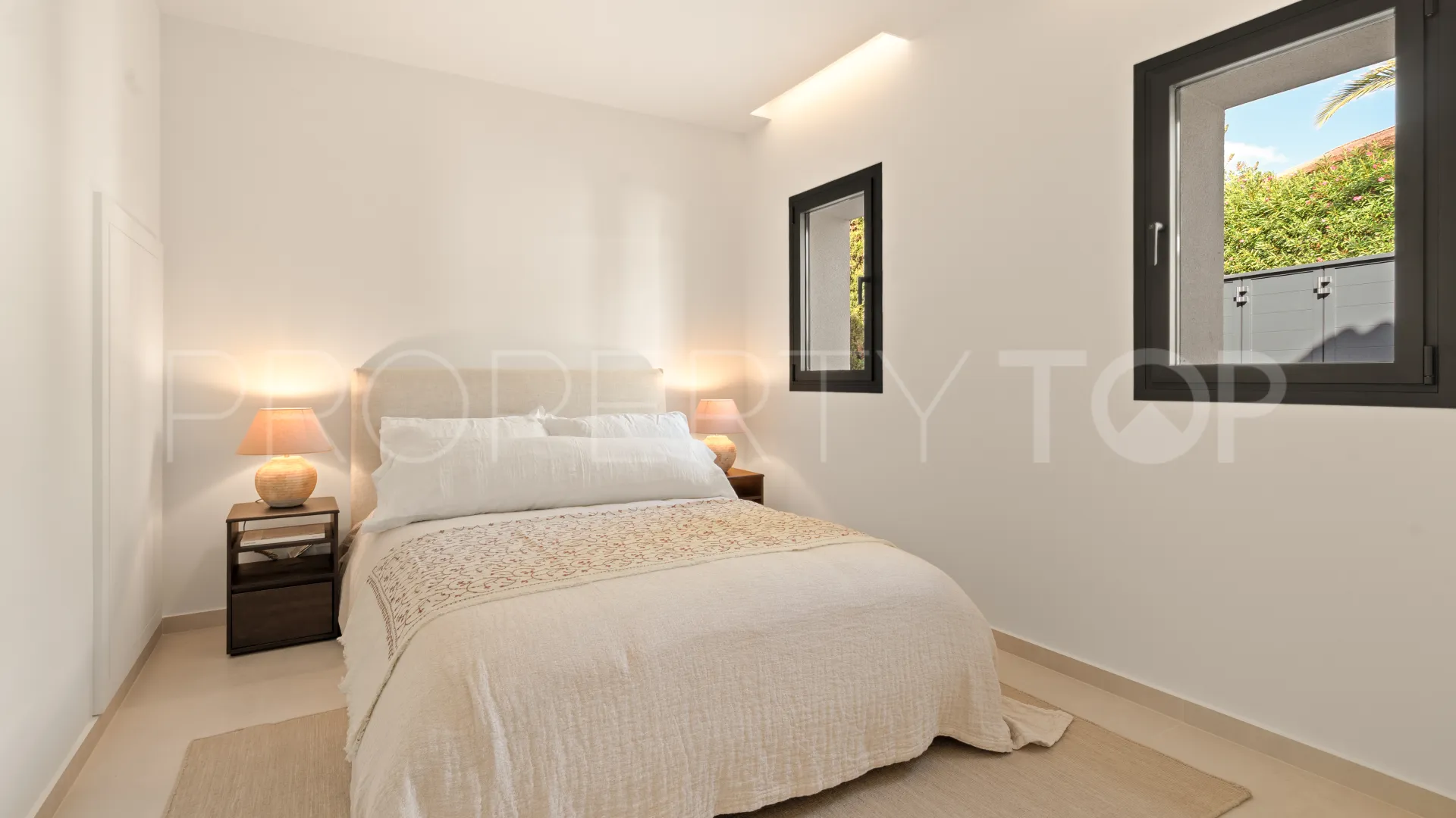 Elviria 5 bedrooms villa for sale