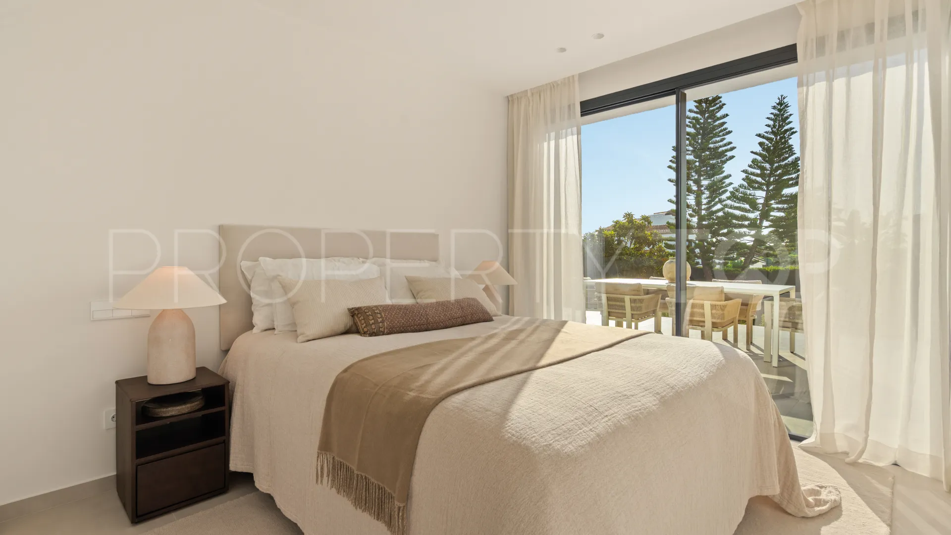 Elviria 5 bedrooms villa for sale