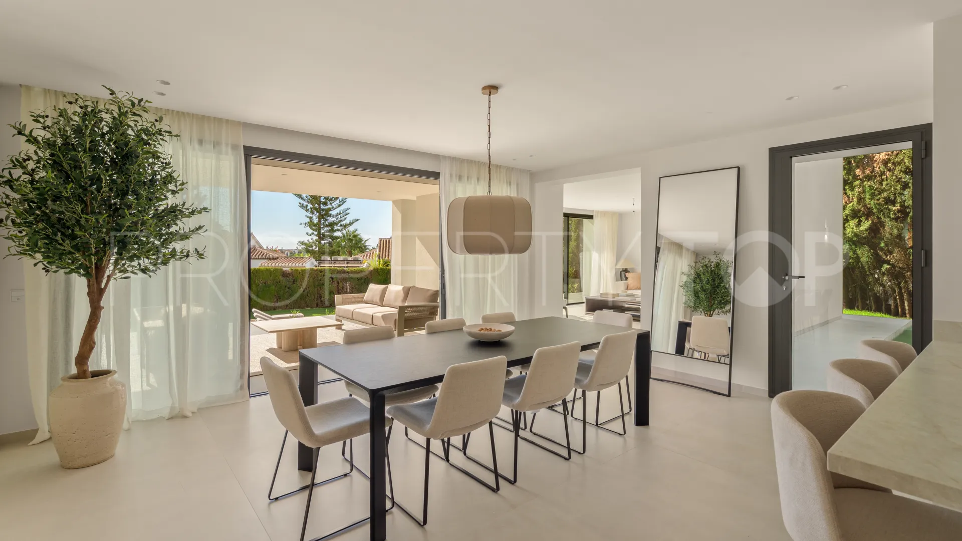 Elviria 5 bedrooms villa for sale