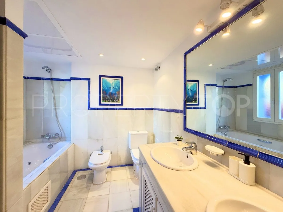 Se vende apartamento planta baja con 2 dormitorios en La Perla de la Bahía