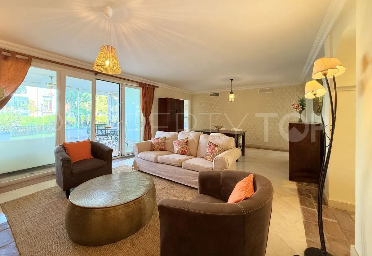 Se vende apartamento planta baja con 2 dormitorios en La Perla de la Bahía