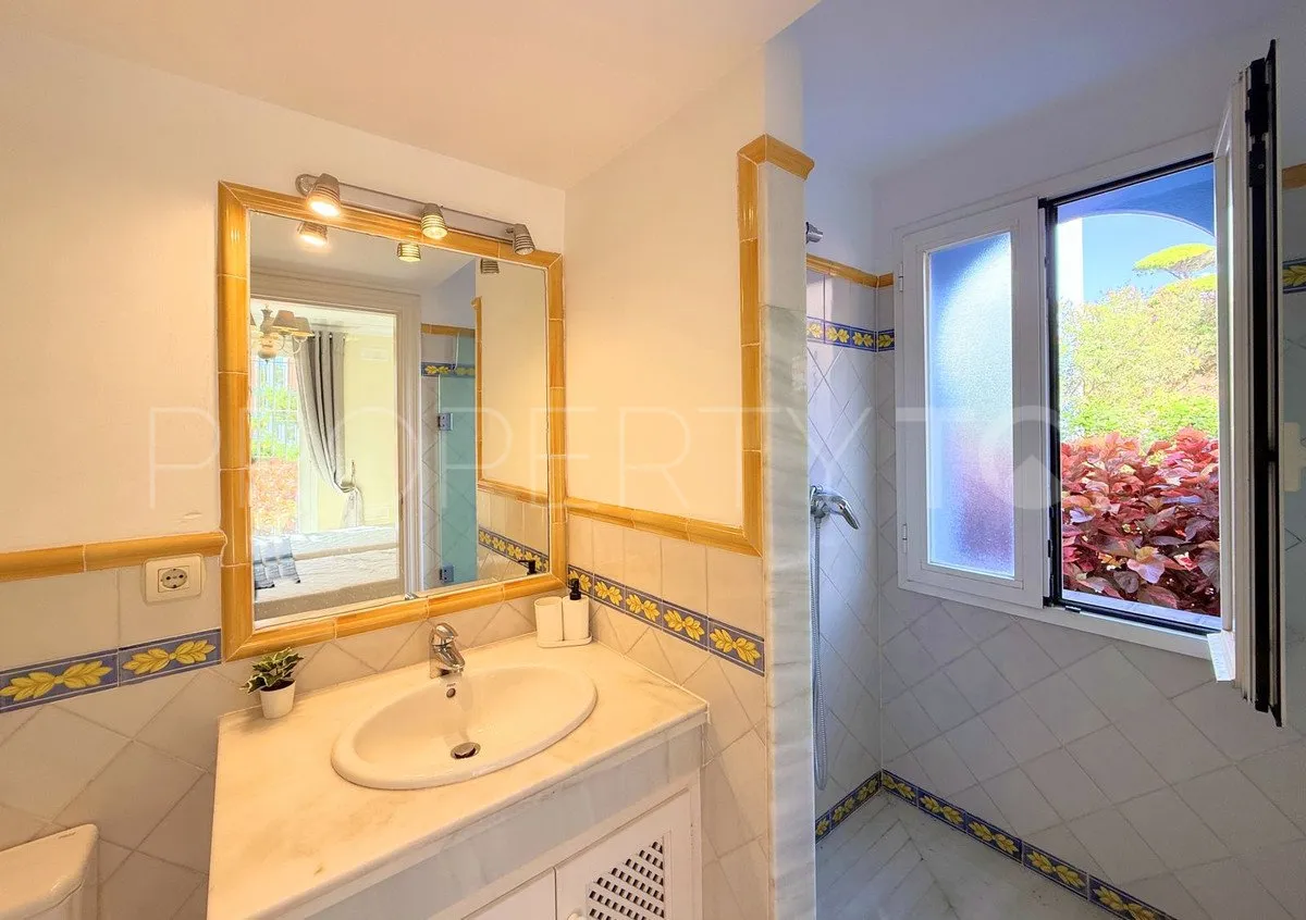 Se vende apartamento planta baja con 2 dormitorios en La Perla de la Bahía