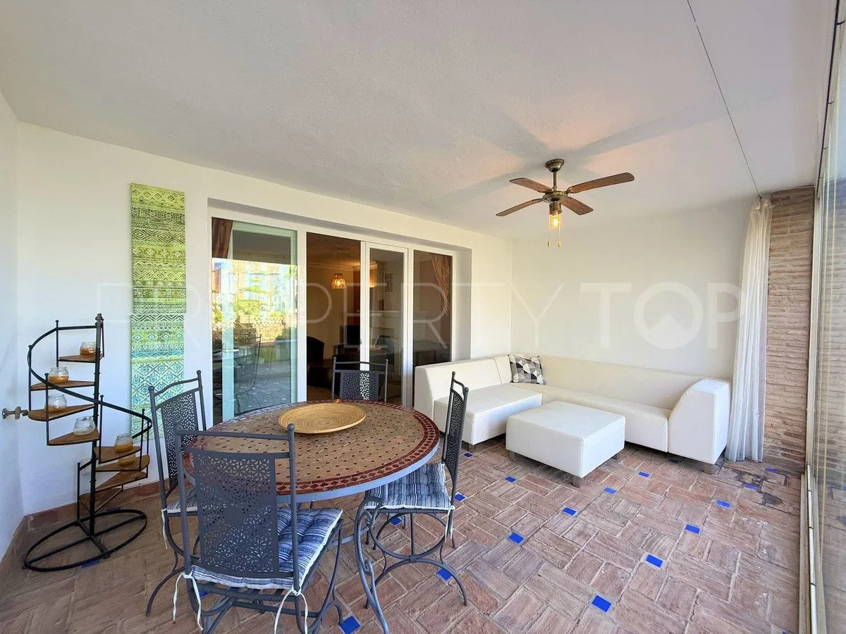 Se vende apartamento planta baja con 2 dormitorios en La Perla de la Bahía